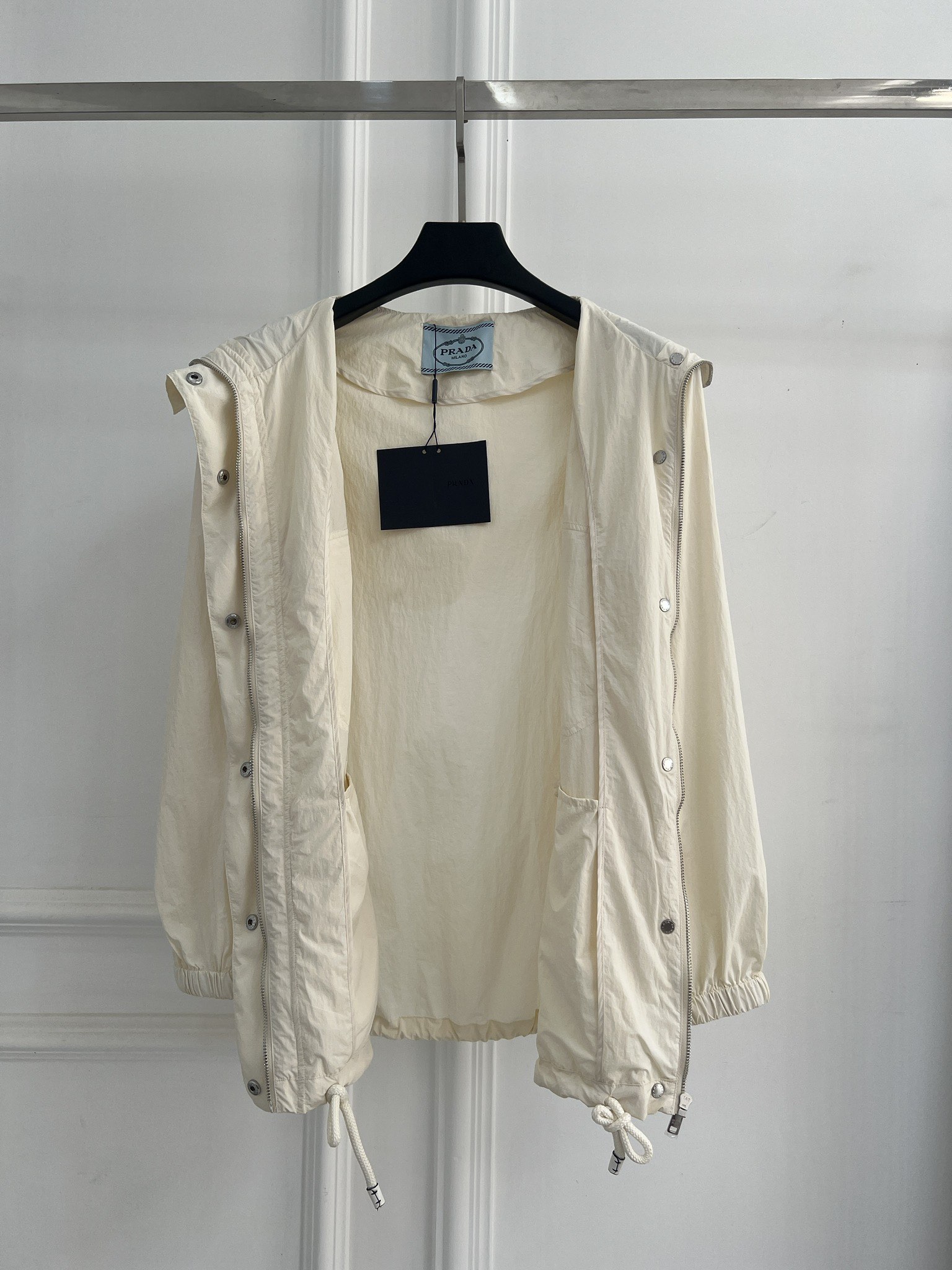PRADA 프라다 후드 바람막이 자켓 의류