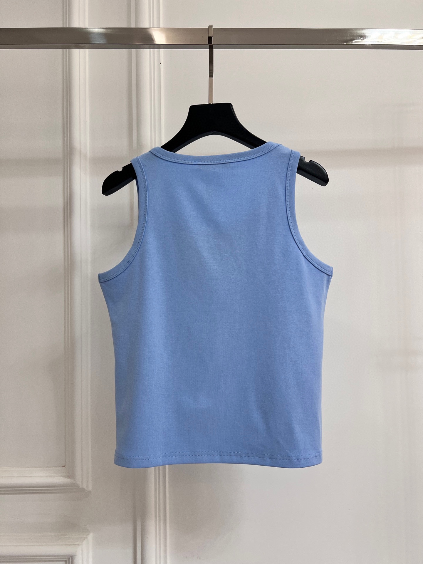 PRADA 프라다 민소매 나시 의류