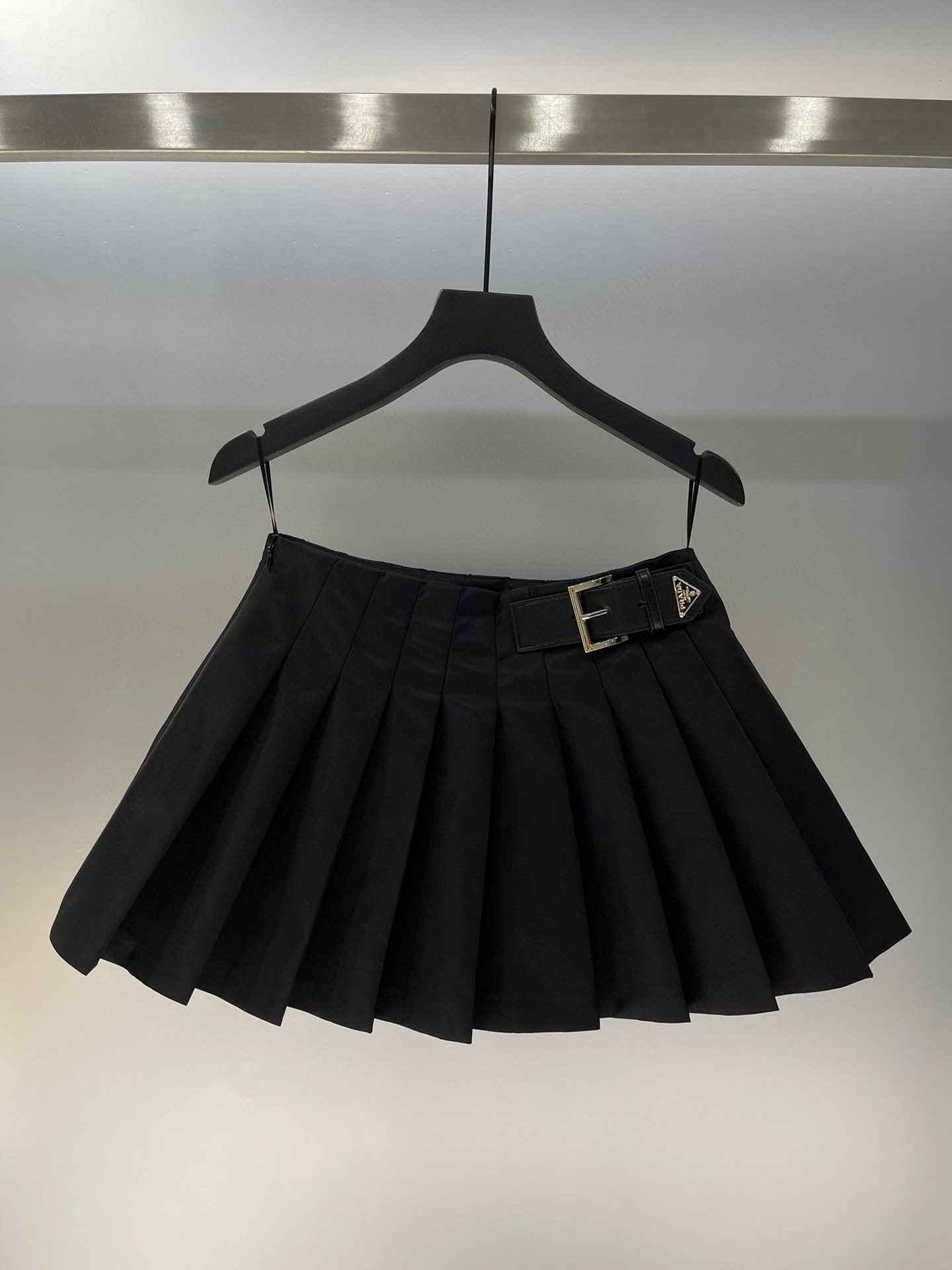 PRADA 프라다 숏 미니스커트 치마 의류