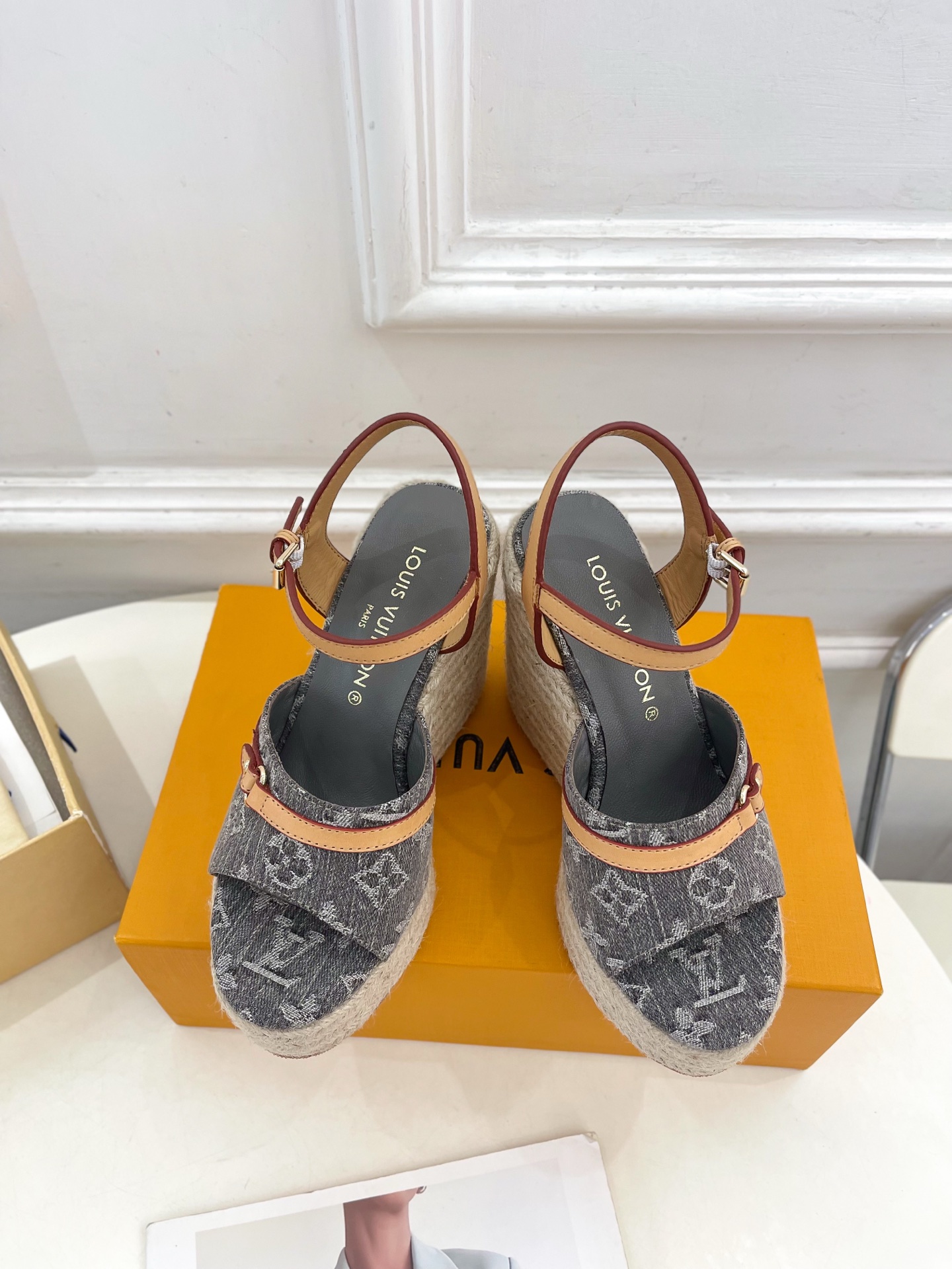 LOUIS VUITTON LV 루이비통 데님 웨지 통굽 샌들 신발