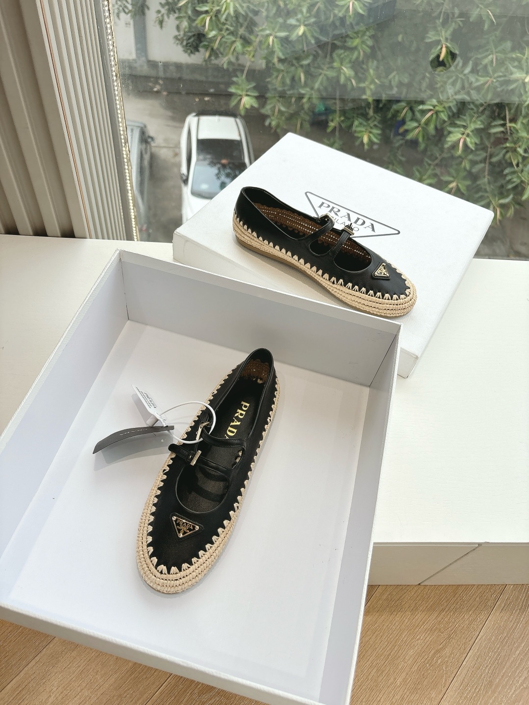 PRADA 프라다 삼각 버클 에스파듀 샌들 신발