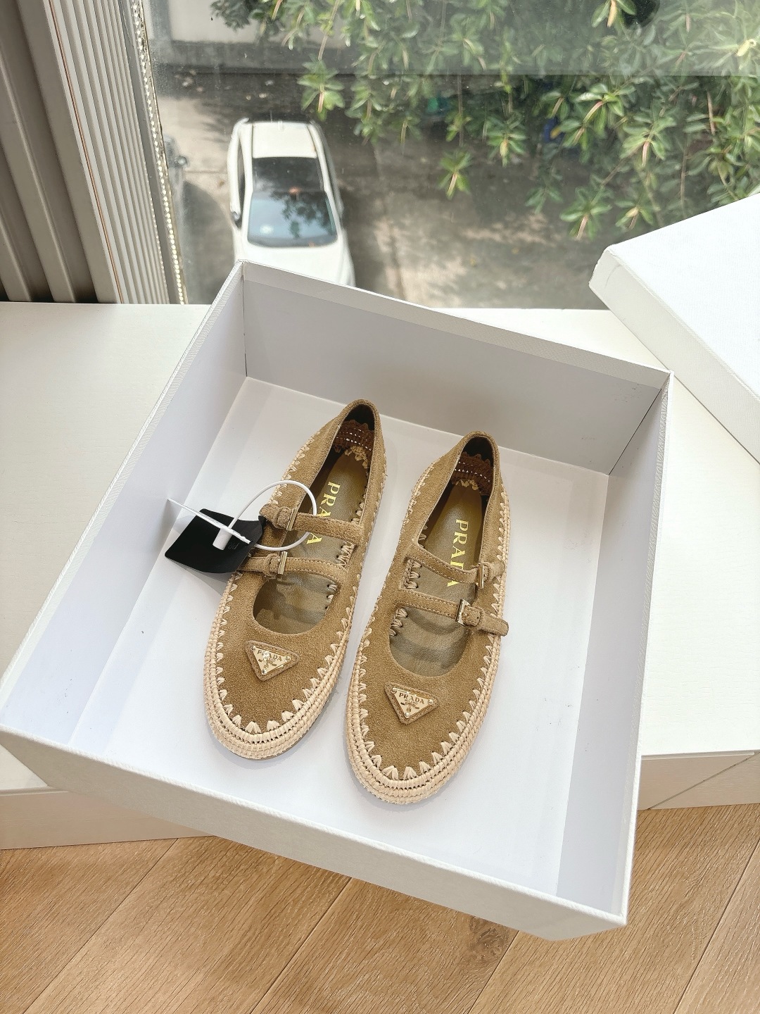 PRADA 프라다 삼각 버클 에스파듀 샌들 신발