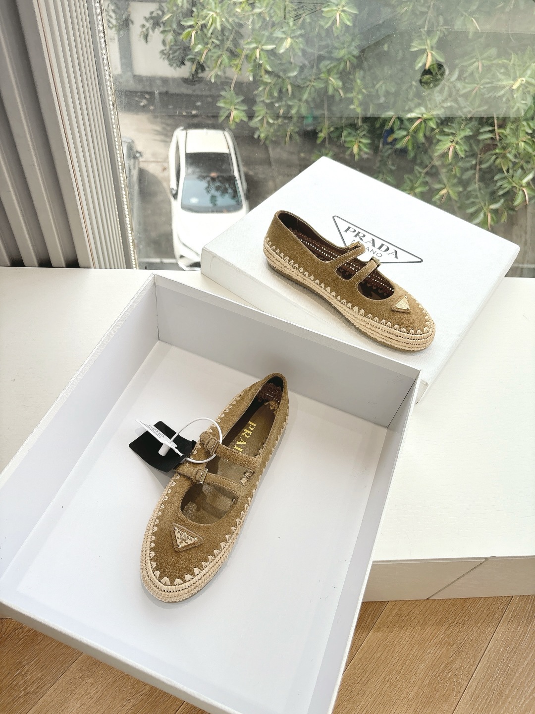 PRADA 프라다 삼각 버클 에스파듀 샌들 신발