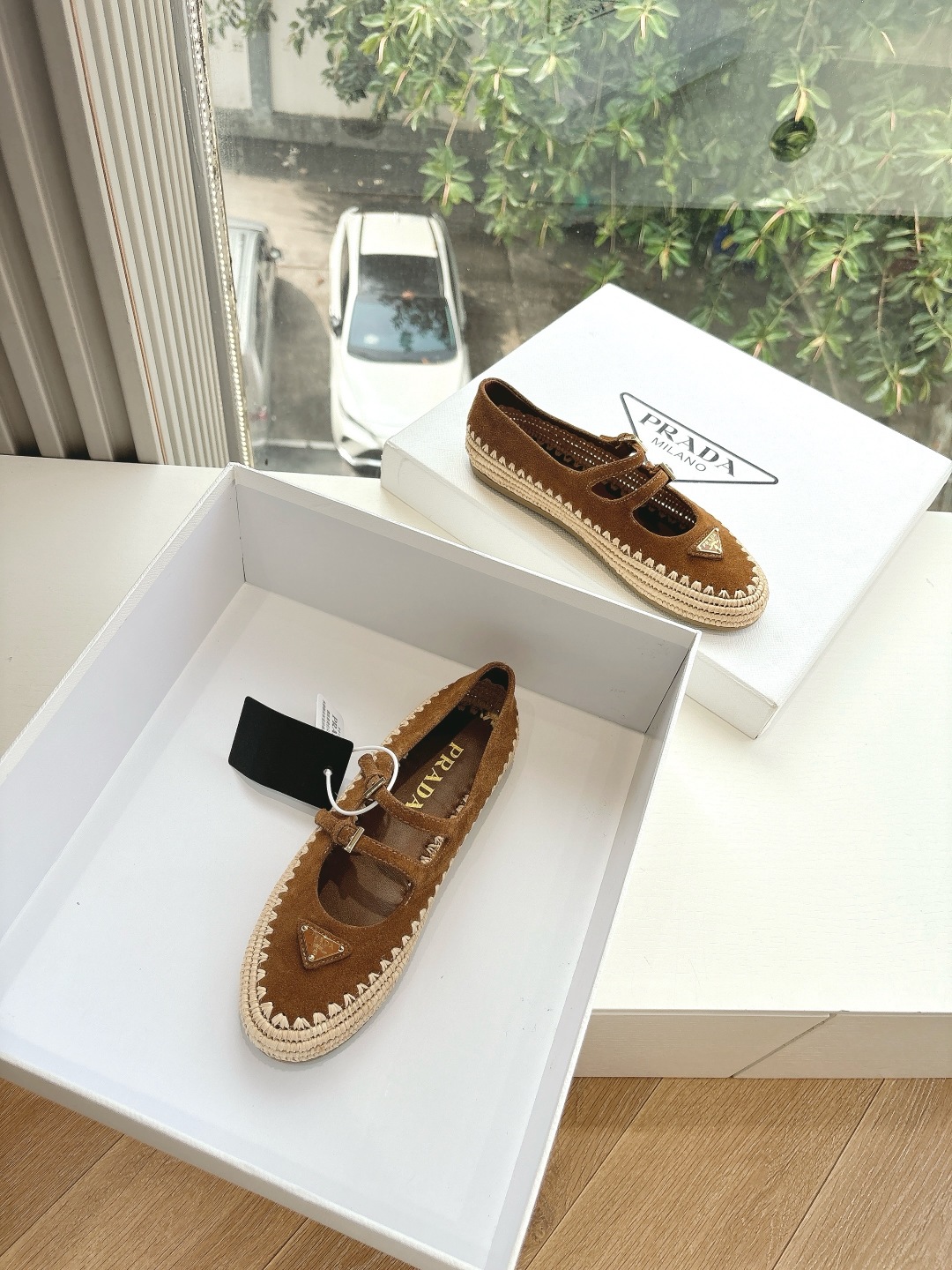 PRADA 프라다 삼각 버클 에스파듀 샌들 신발