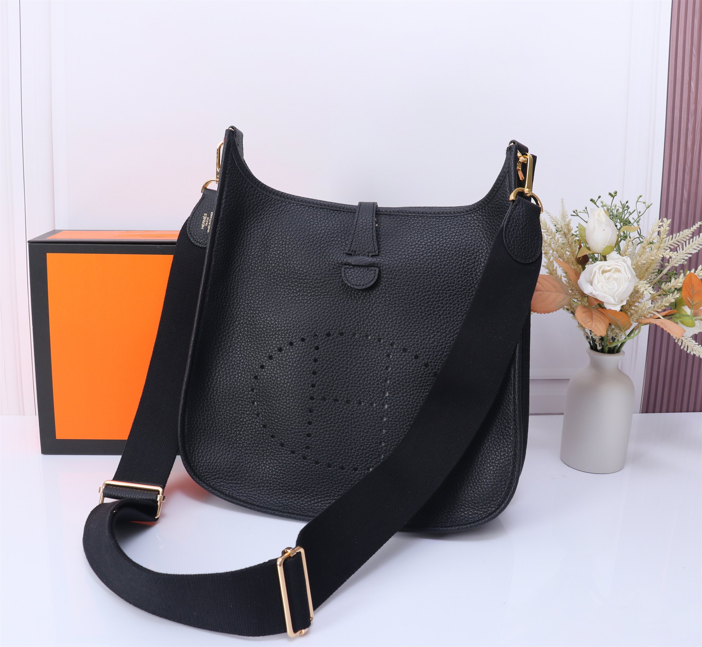 HERMES 에르메스 크로스백 골드 가방