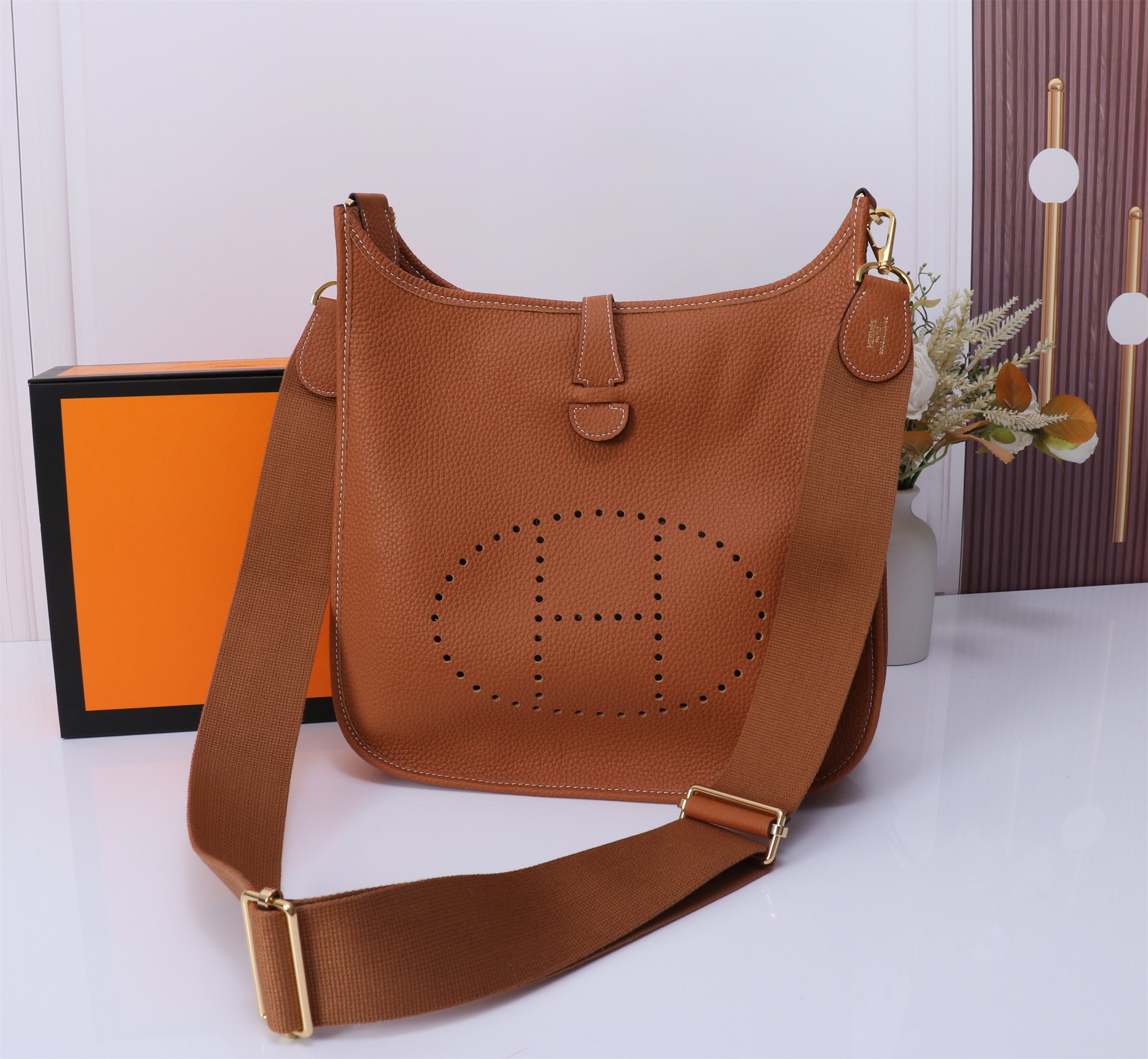 HERMES 에르메스 크로스백 골드 가방