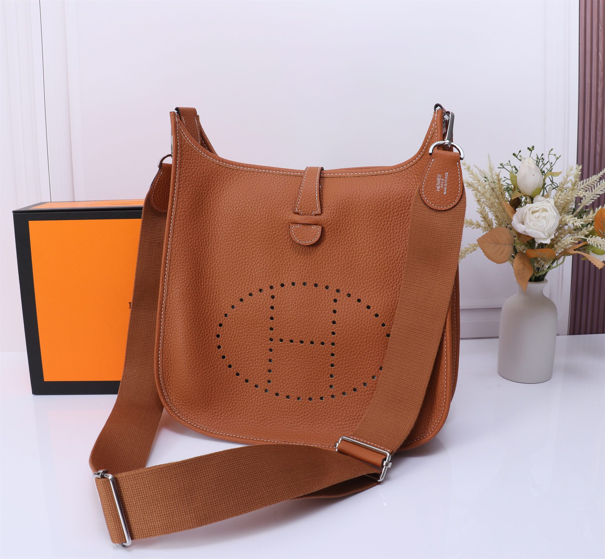 HERMES 에르메스 크로스백 실버 가방