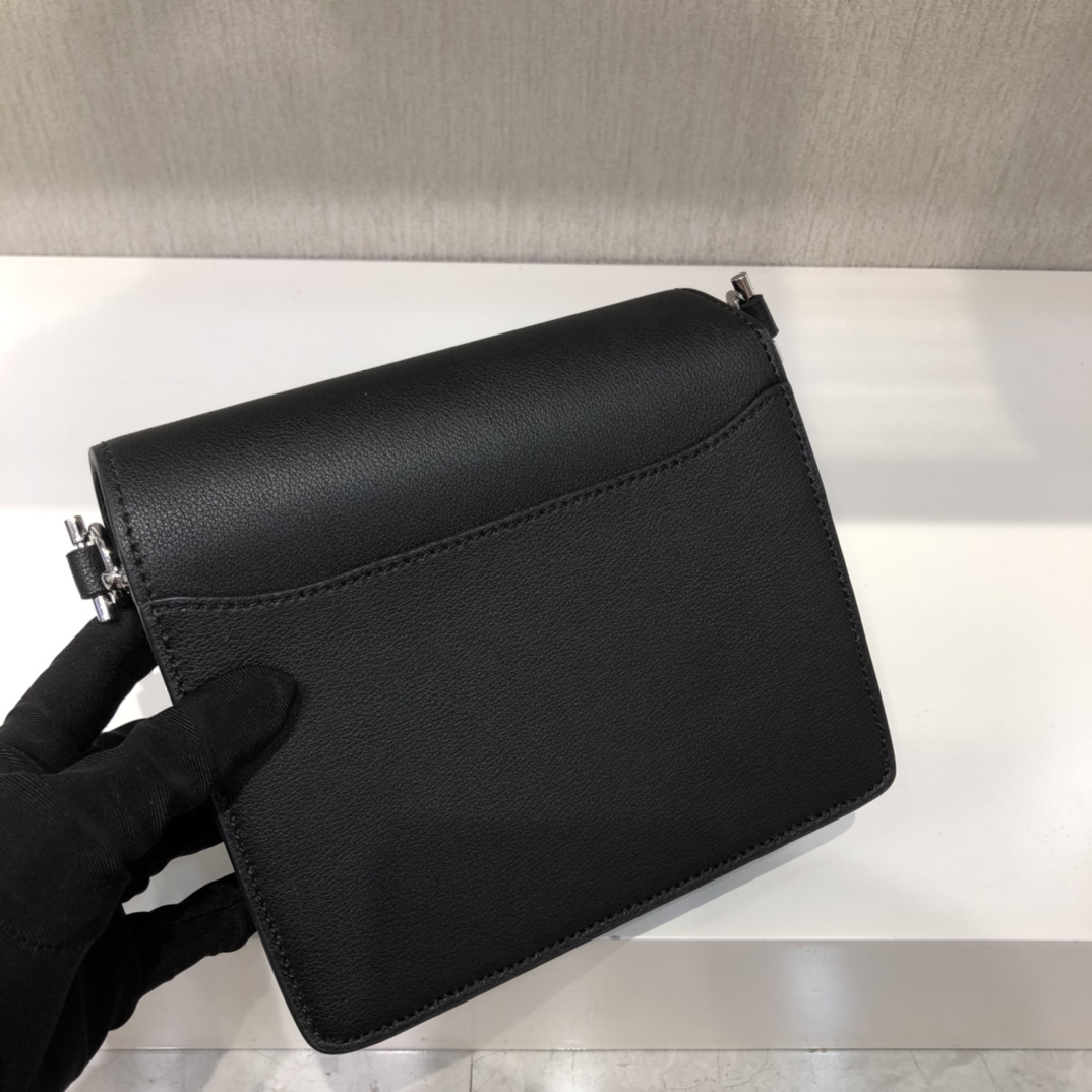 HERMES 에르메스 크로스백 가방 실버 버클