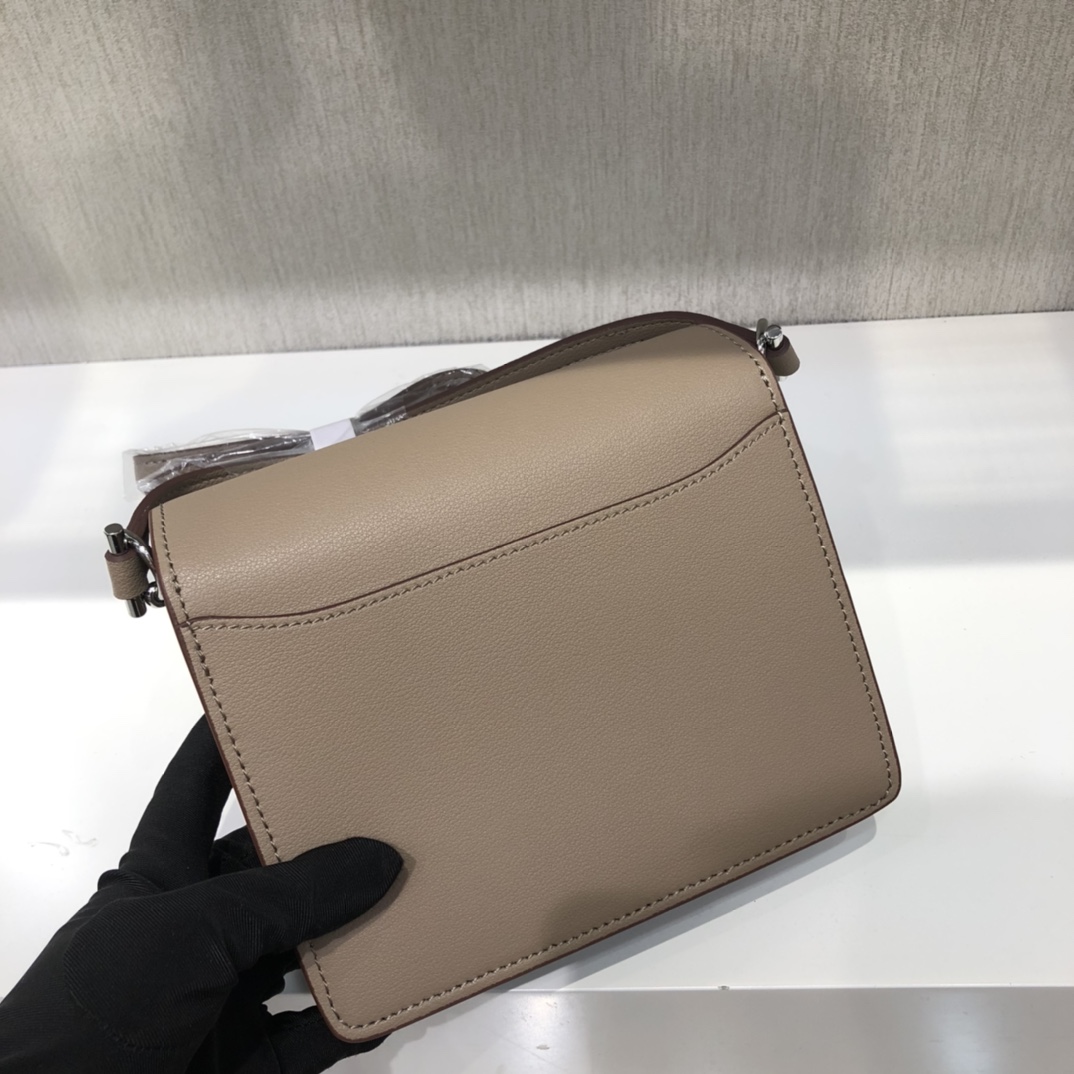 HERMES 에르메스 크로스백 가방 실버 버클