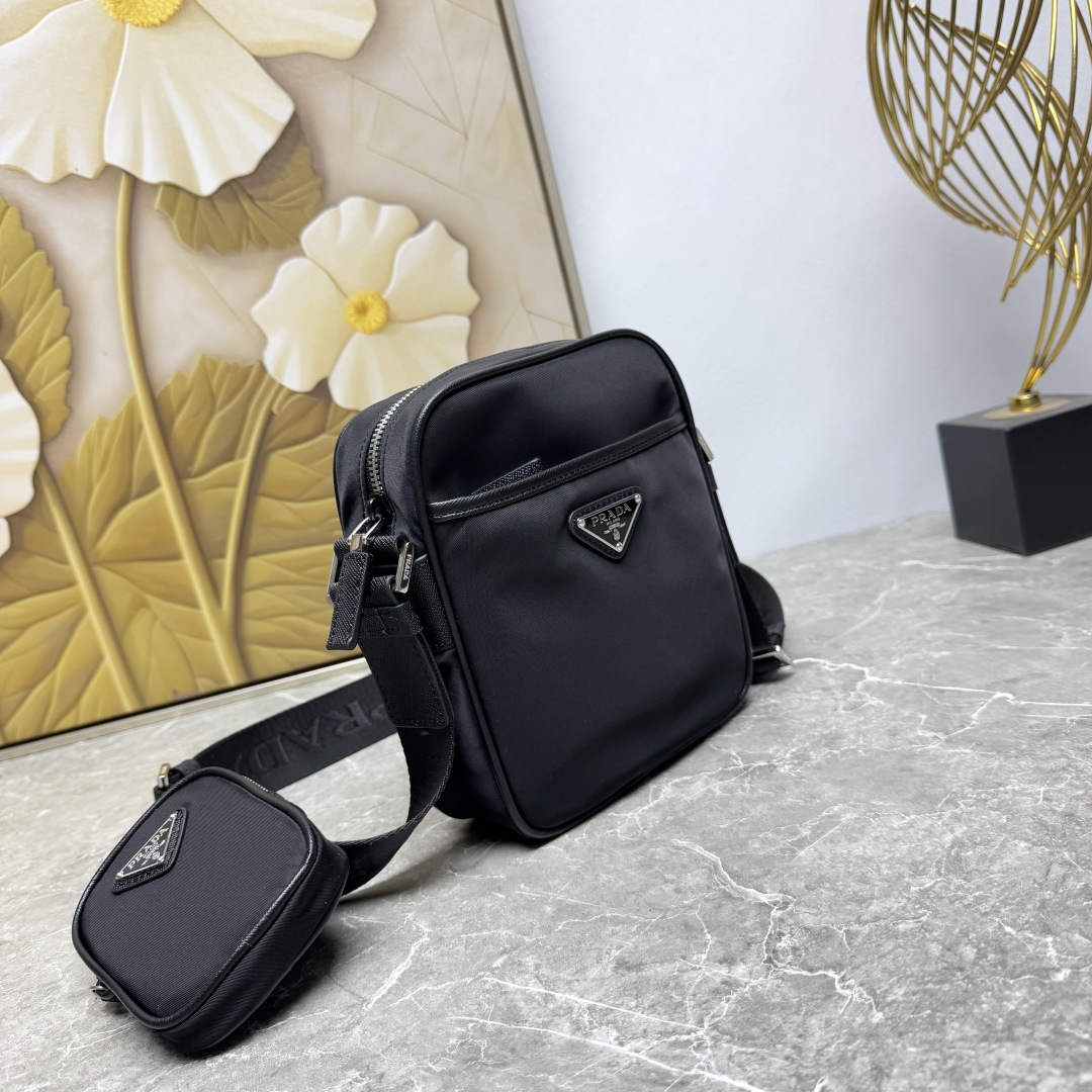 PRADA 프라다 메신저백 크로스백 가방