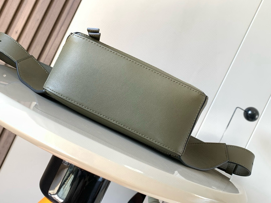 Loewe 로에베 Puzzle 퍼즐백 힙색 가방