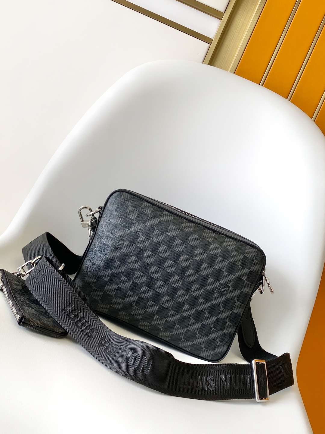 LV 루이비통 메신저백 크로스백 가방