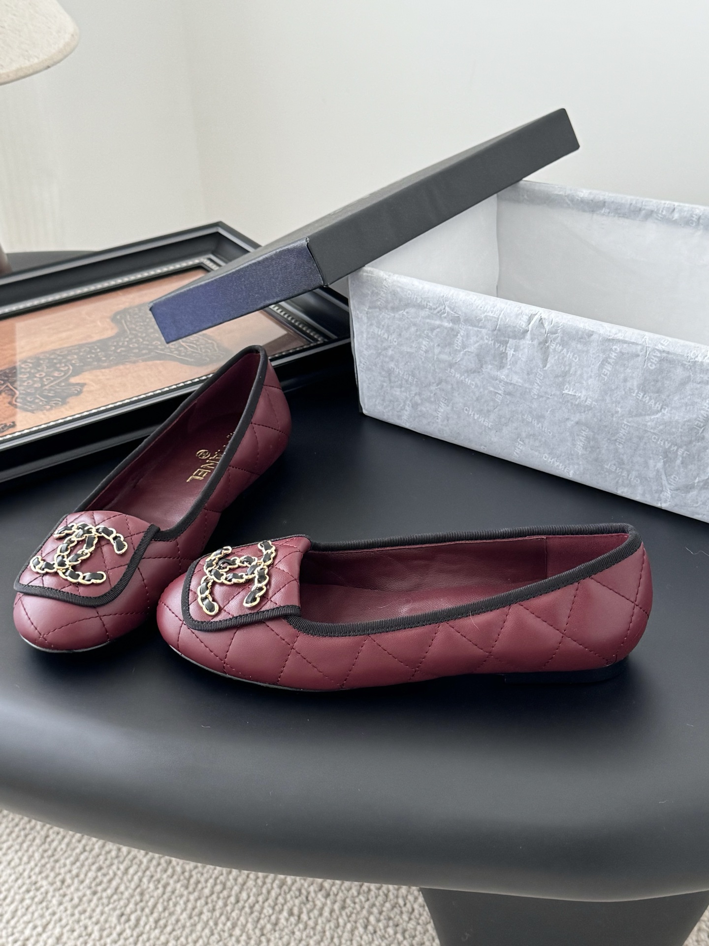 Chanel 샤넬 25K 신상 까멜리아 플랫 슈즈 단화 신발