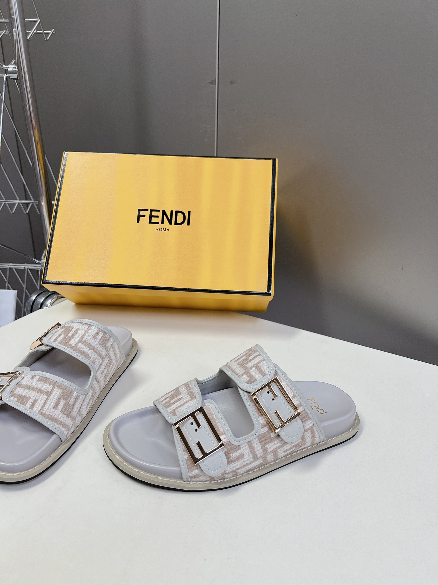 FENDI 펜디 샌들 슬리퍼 신발