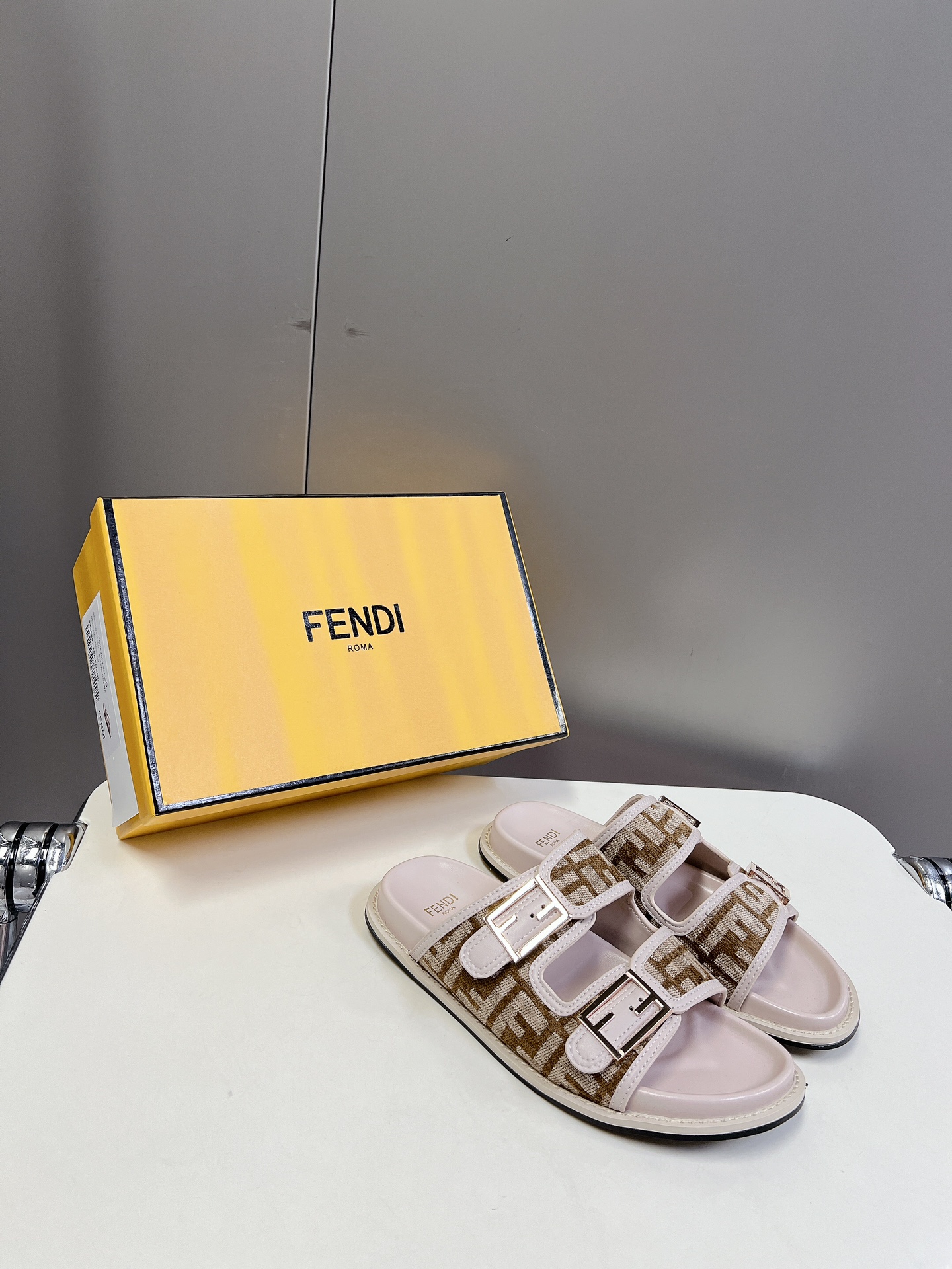 FENDI 펜디 샌들 슬리퍼 신발