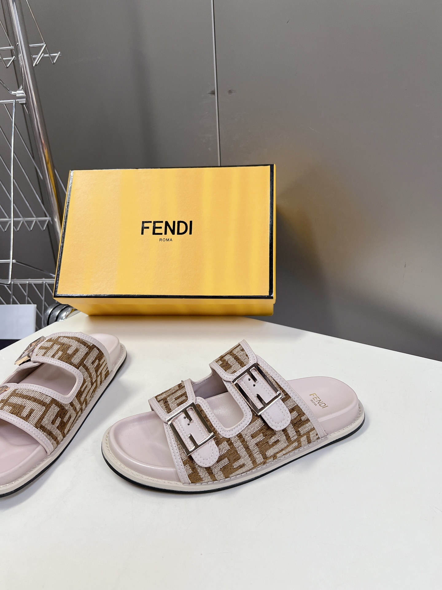FENDI 펜디 샌들 슬리퍼 신발