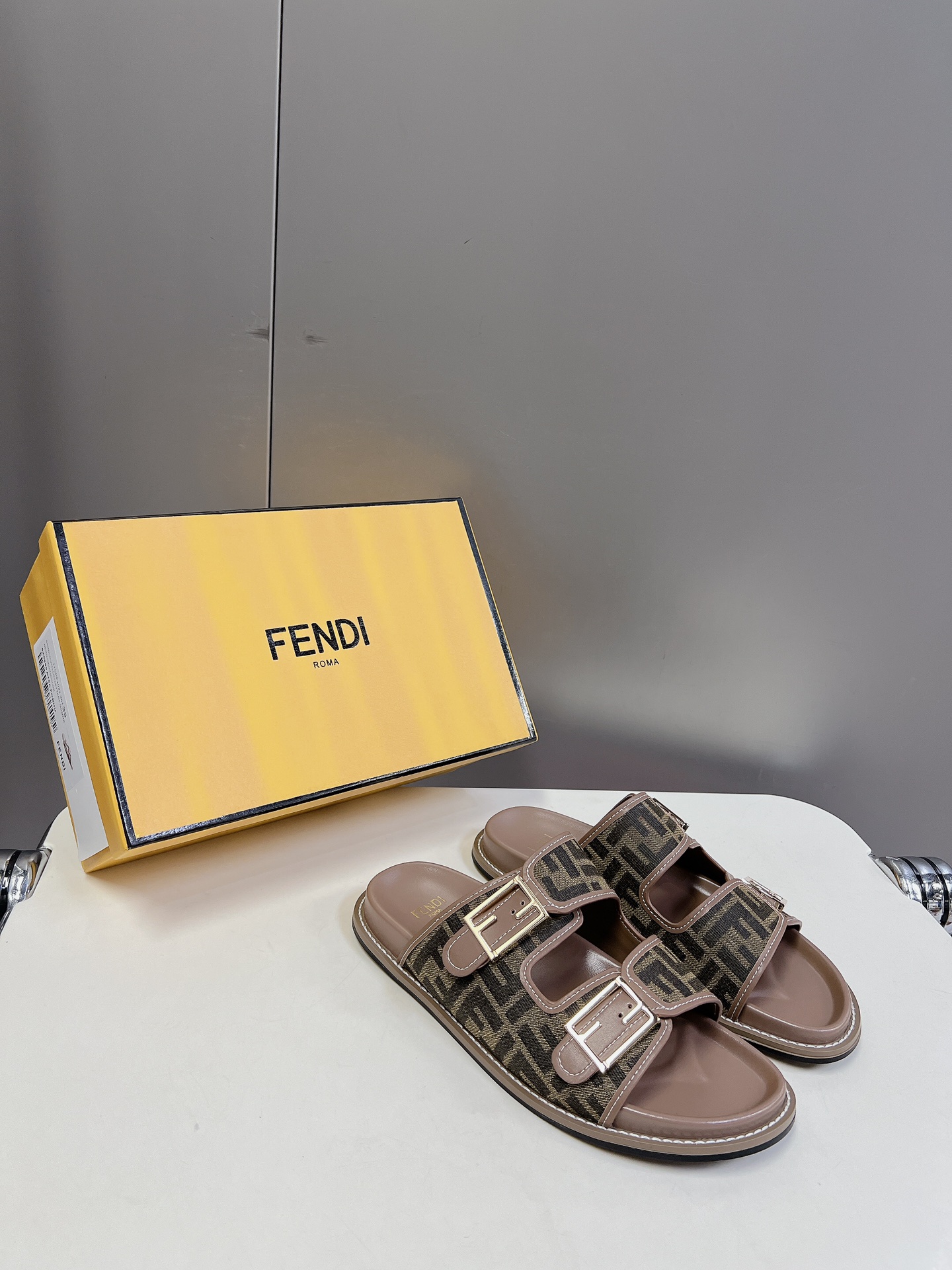 FENDI 펜디 샌들 슬리퍼 신발