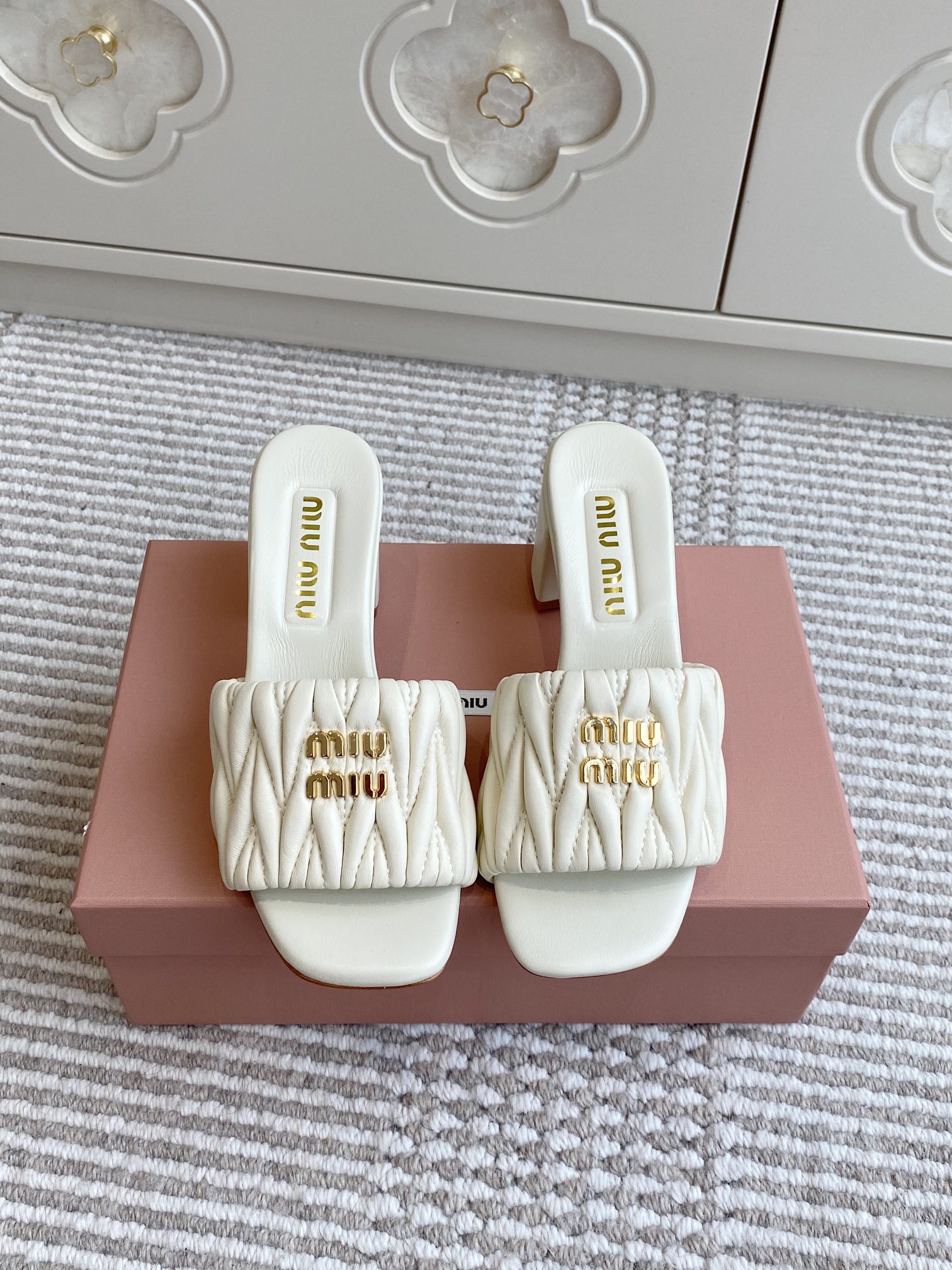 MiuMiu 미우미우 통굽 샌들 슬리퍼 신발