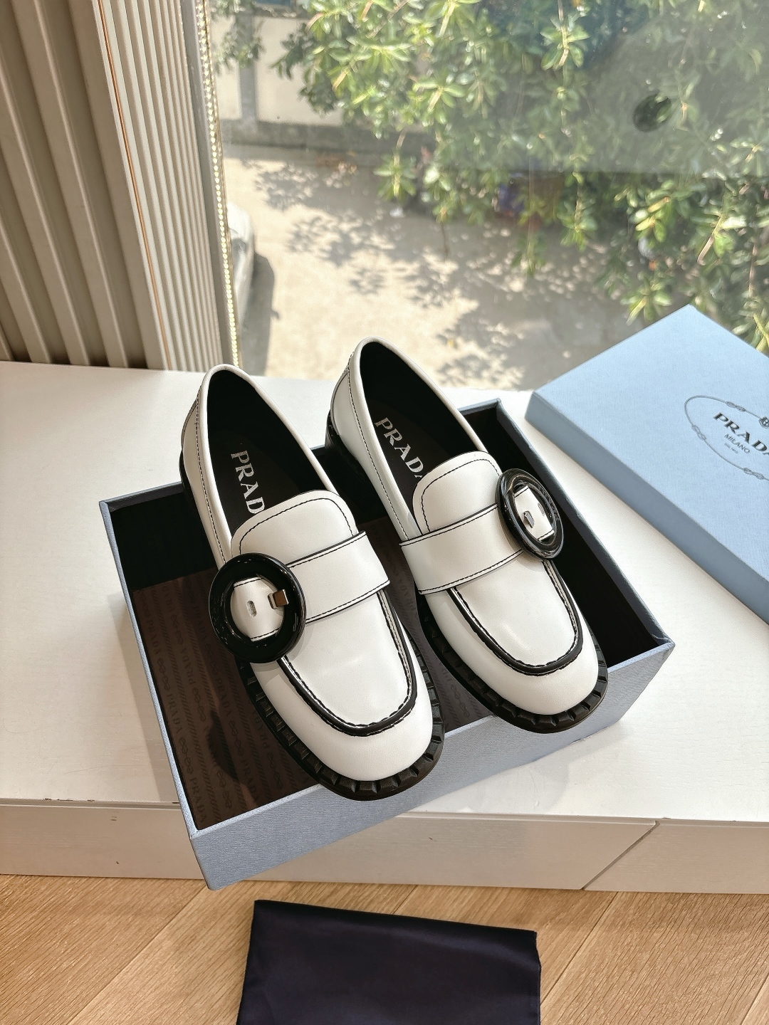 PRADA 프라다 로퍼 플랫 슈즈 구두 신발