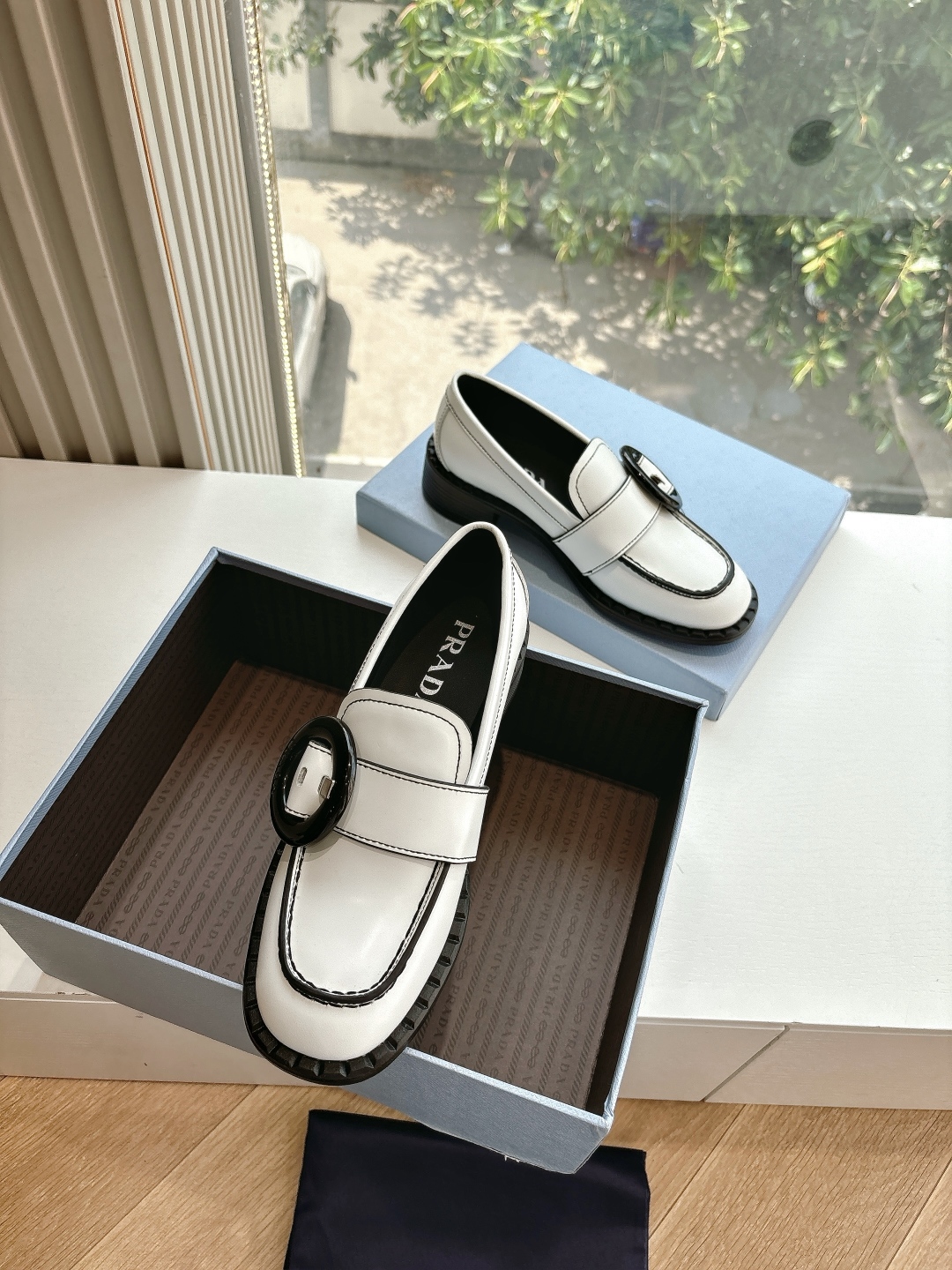 PRADA 프라다 로퍼 플랫 슈즈 구두 신발