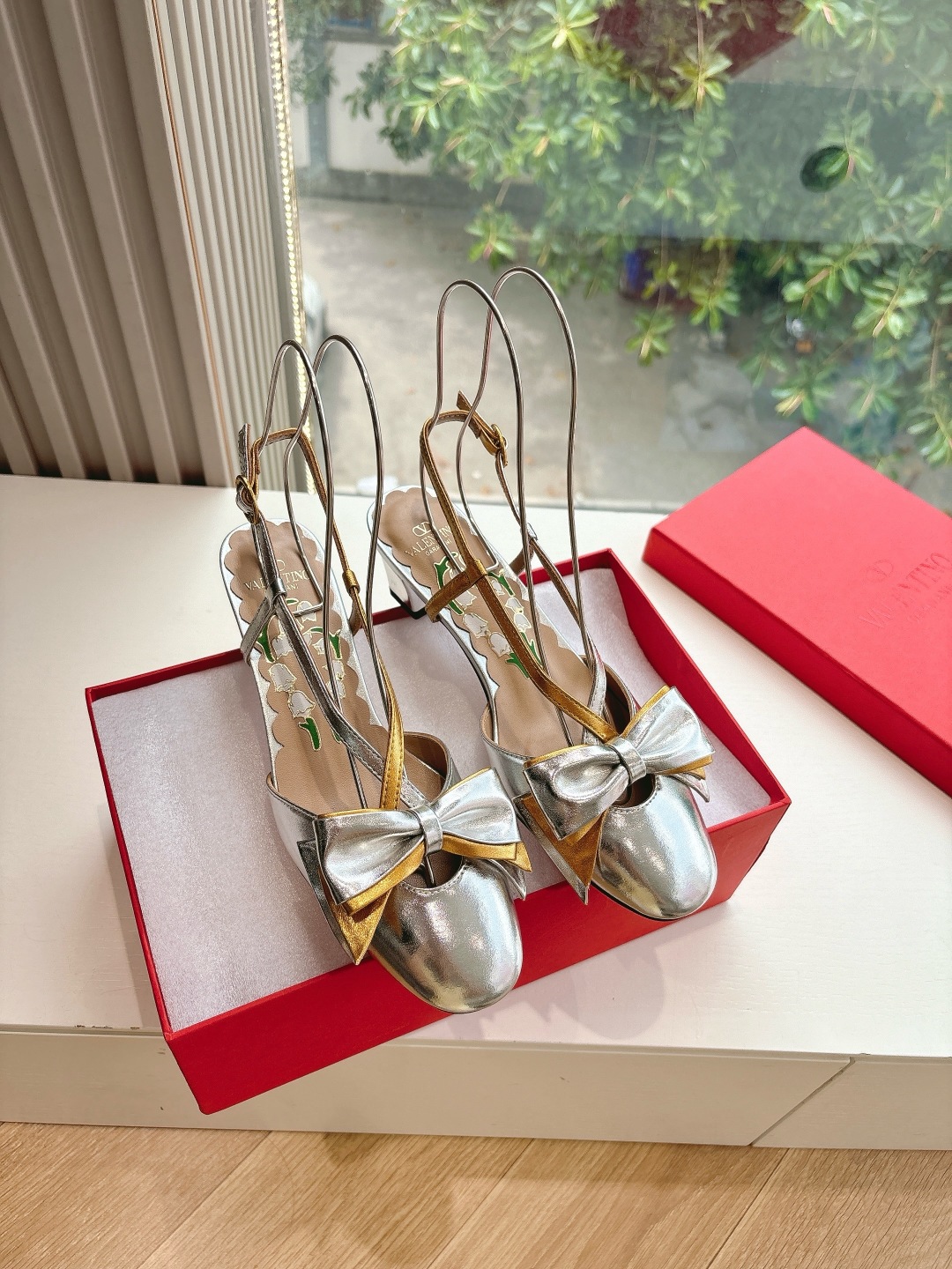 Valentino 발렌티노 토 캡 샌들 구두 신발