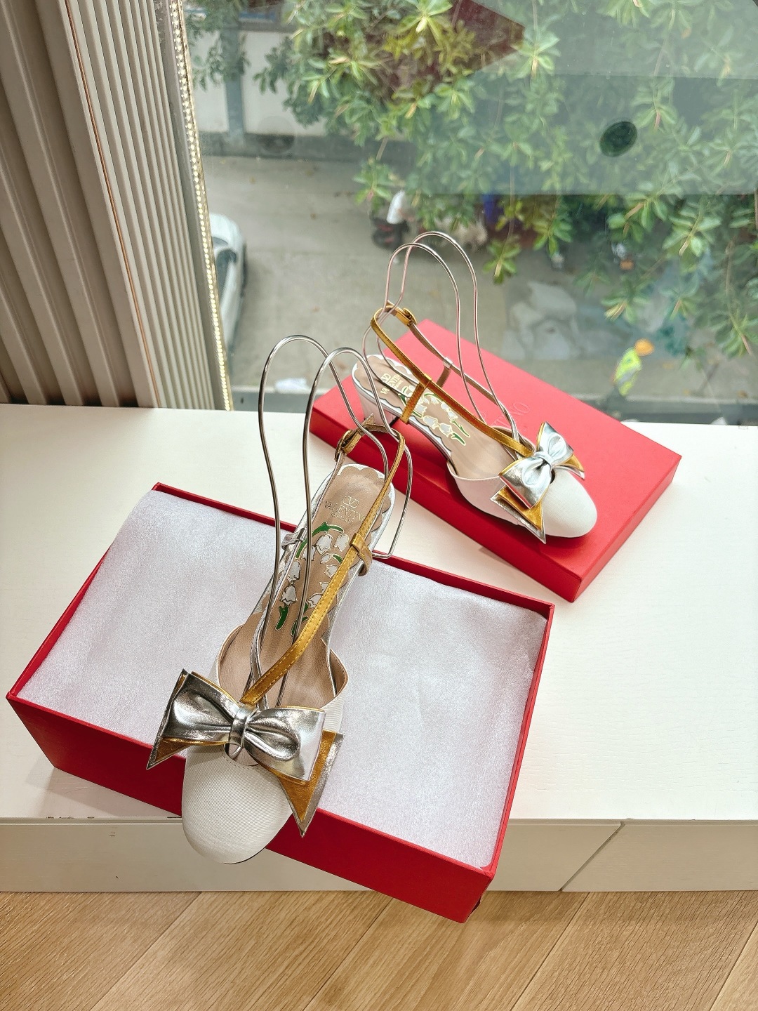 Valentino 발렌티노 토 캡 샌들 구두 신발