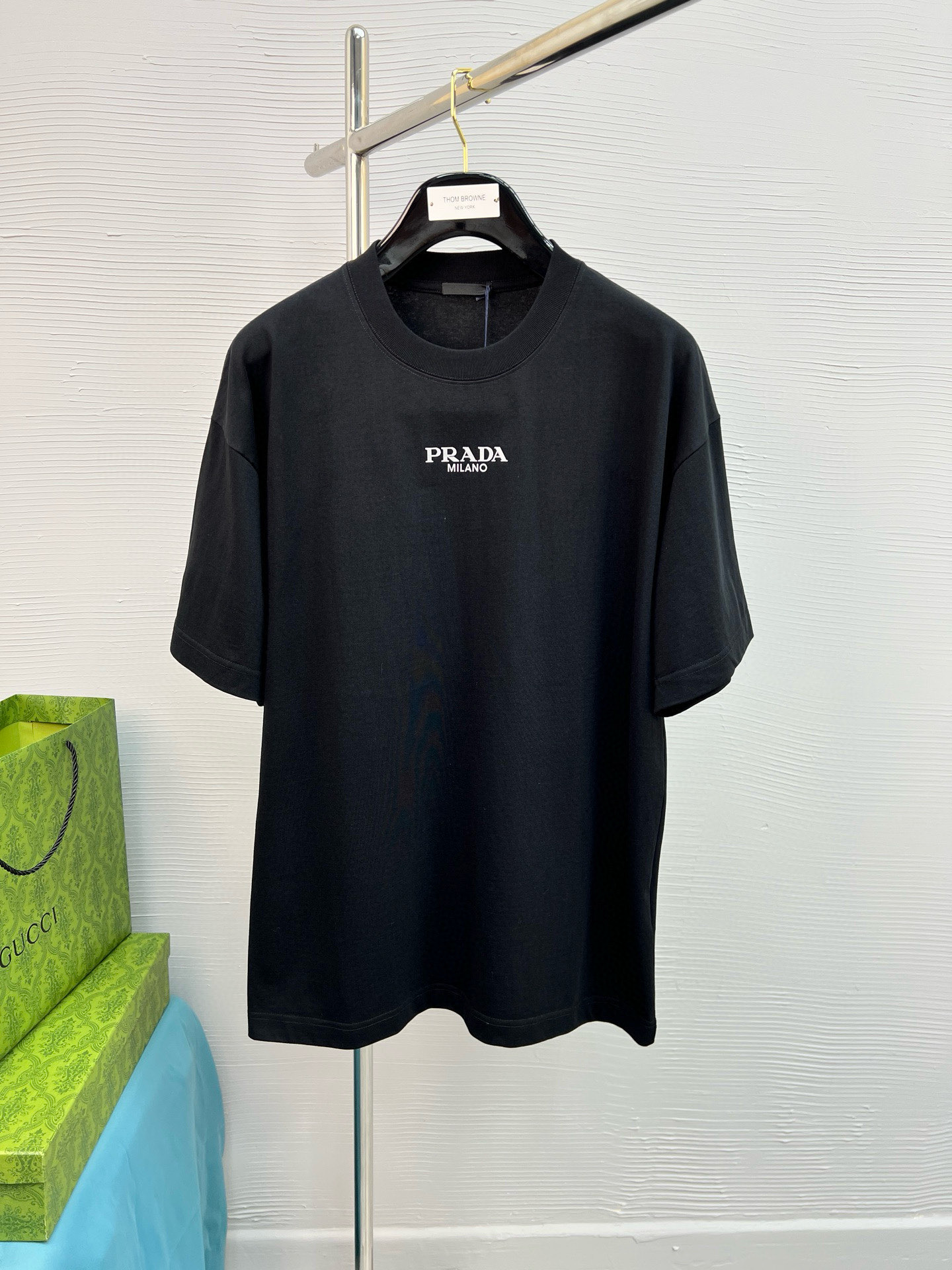 PRADA 프라다 반팔 티셔츠 의류