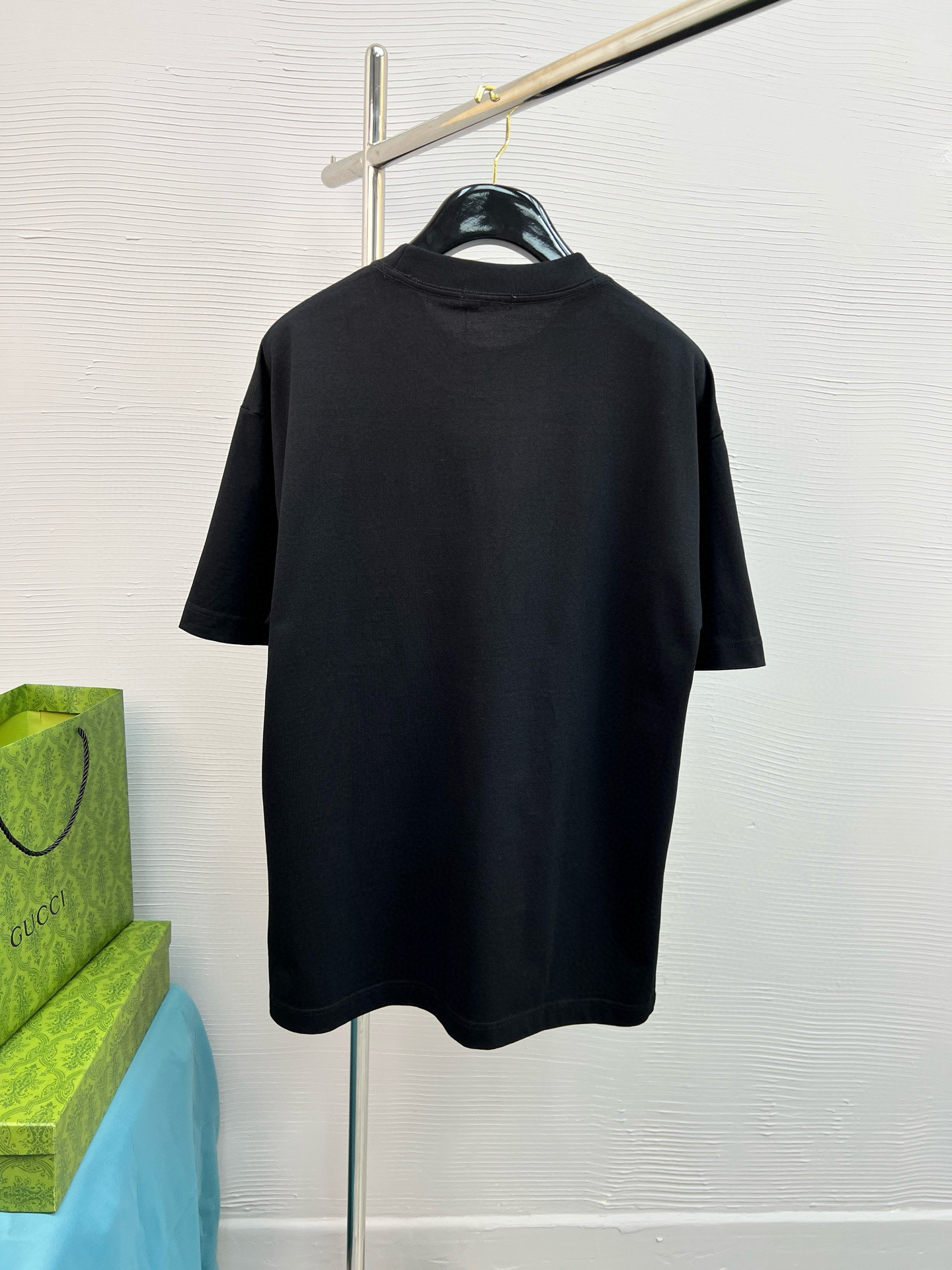 PRADA 프라다 반팔 티셔츠 의류