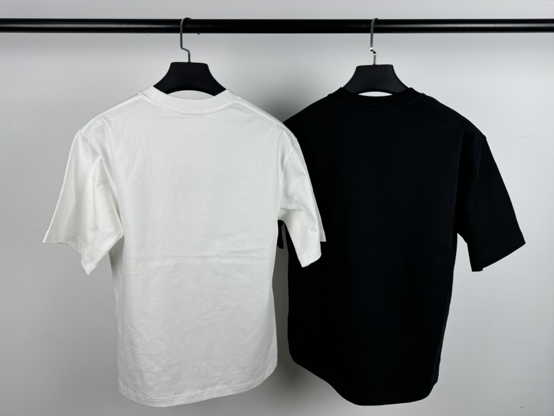 PRADA 프라다 반팔 티셔츠 의류