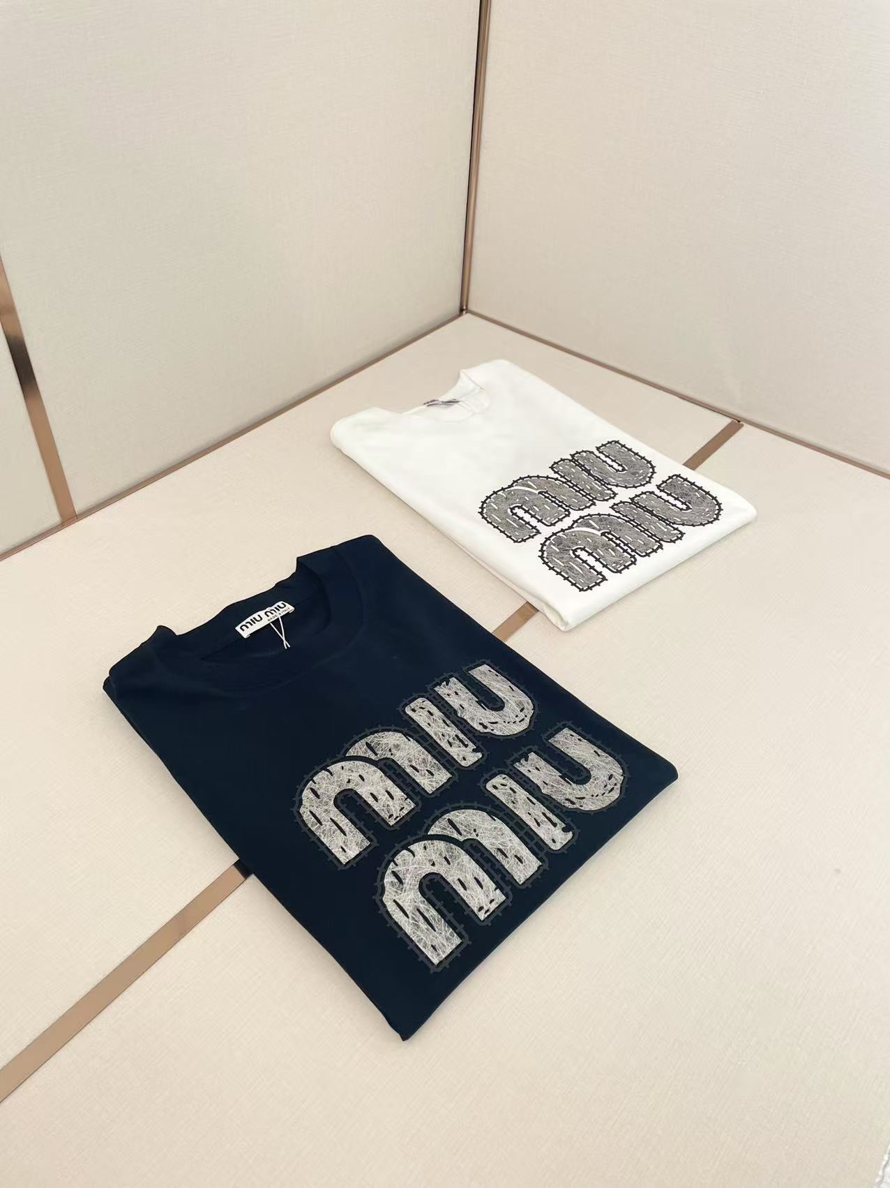 miumiu 미우미우 반팔 티셔츠 의류