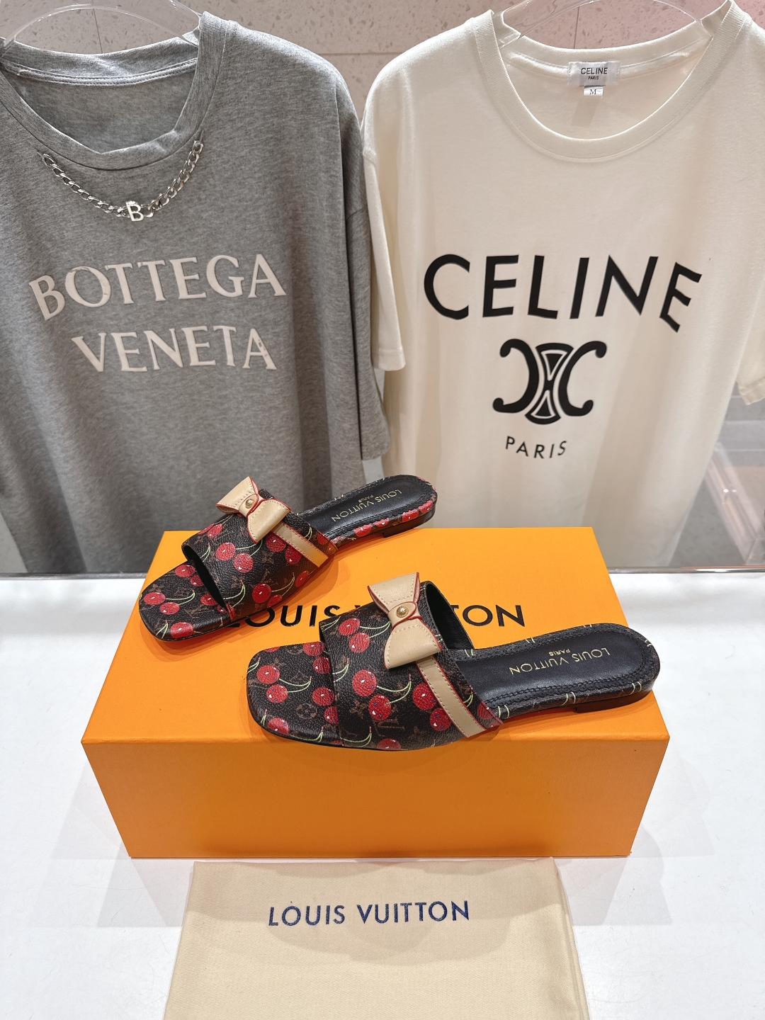 Louis Vuitton LV 루이비통 플랫 슬리퍼 샌들 신발