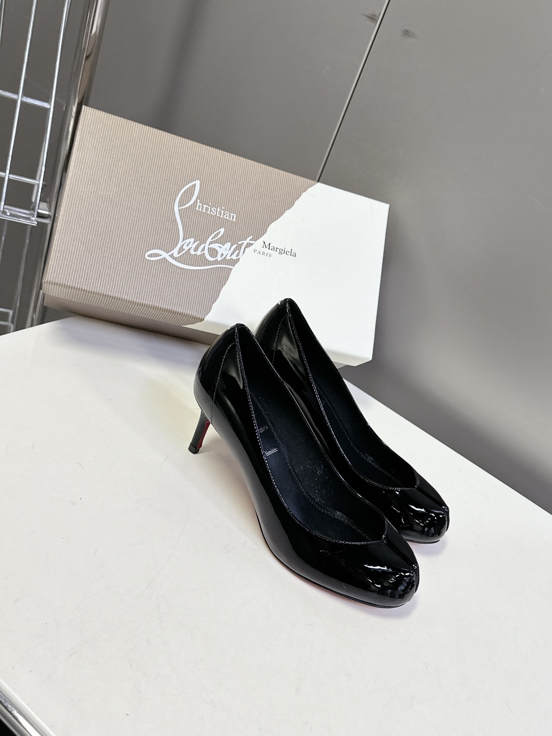 크리스찬 루부탱 X 메종 마르지엘라 힐 구두 신발