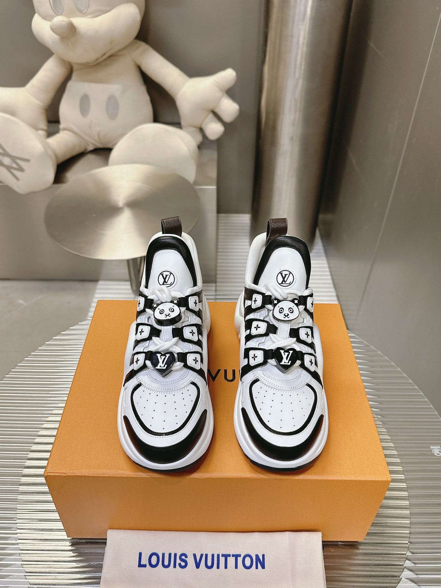 Louis Vuitton LV 루이비통 스니커즈 신발
