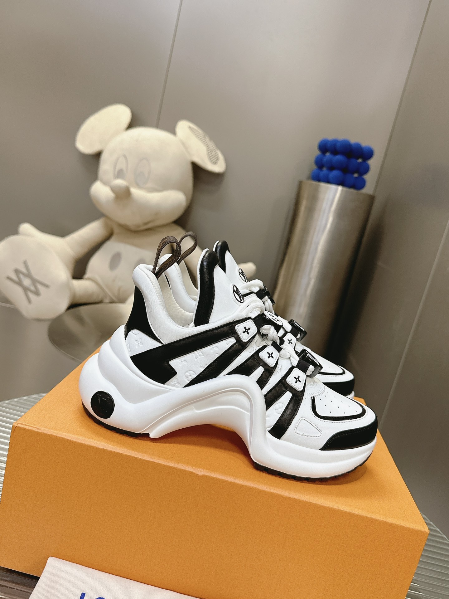 Louis Vuitton LV 루이비통 스니커즈 신발