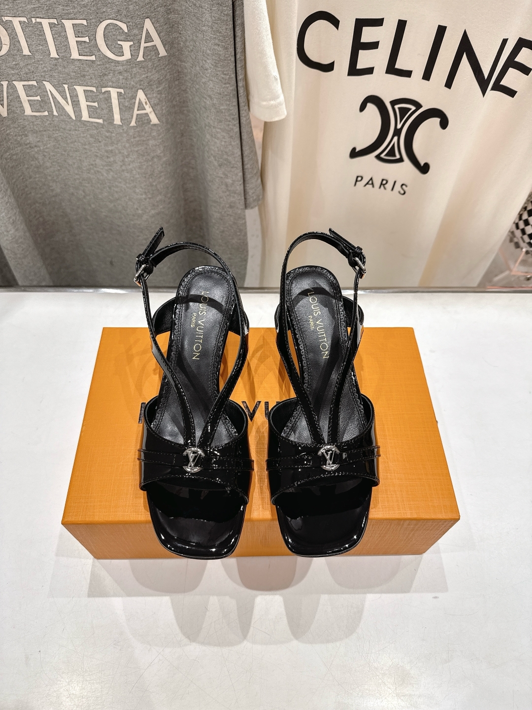 Louis Vuitton LV 루이비통 힐 샌들 신발