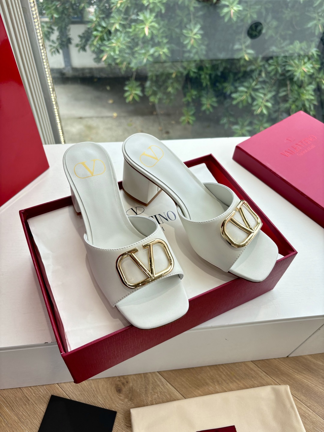 VALENTINO 발렌티노 통굽 샌들 슬리퍼 신발