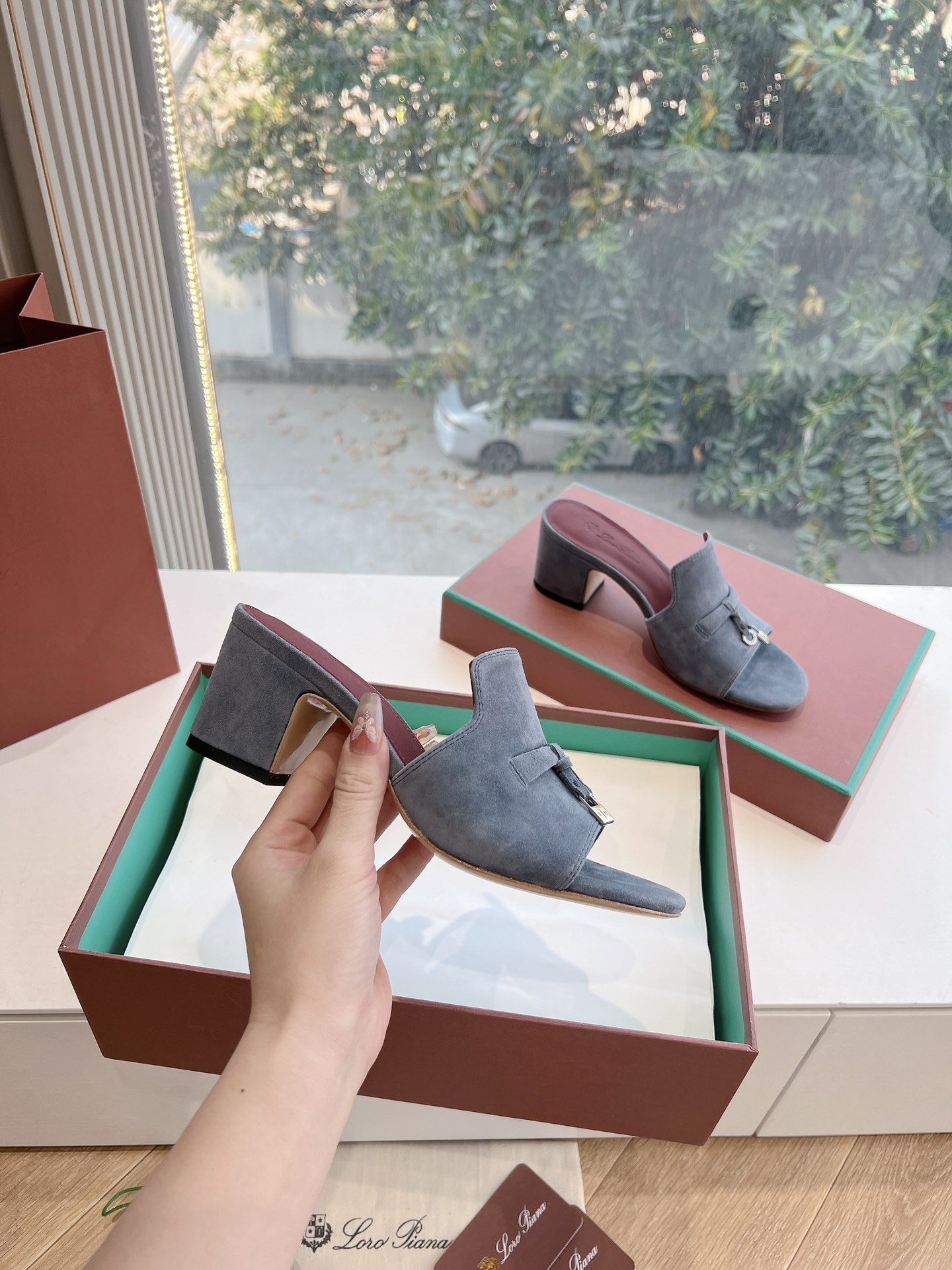 Loro Piana LP 로로피아나 통굽 태슬 플랫 슬리퍼 샌들 신발