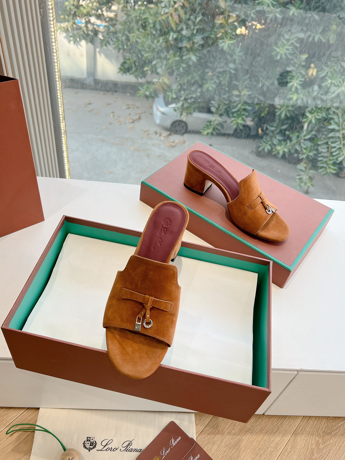 Loro Piana LP 로로피아나 통굽 태슬 플랫 슬리퍼 샌들 신발