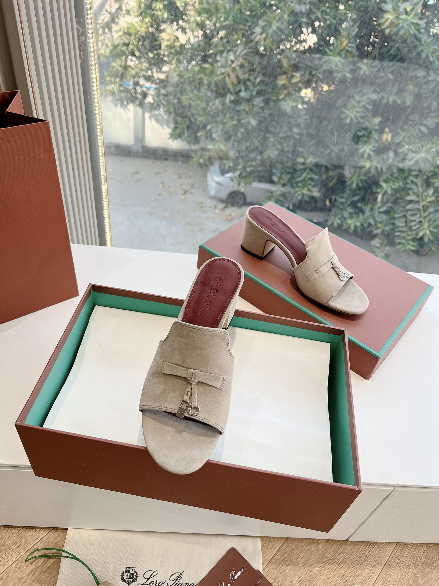 Loro Piana LP 로로피아나 통굽 태슬 플랫 슬리퍼 샌들 신발