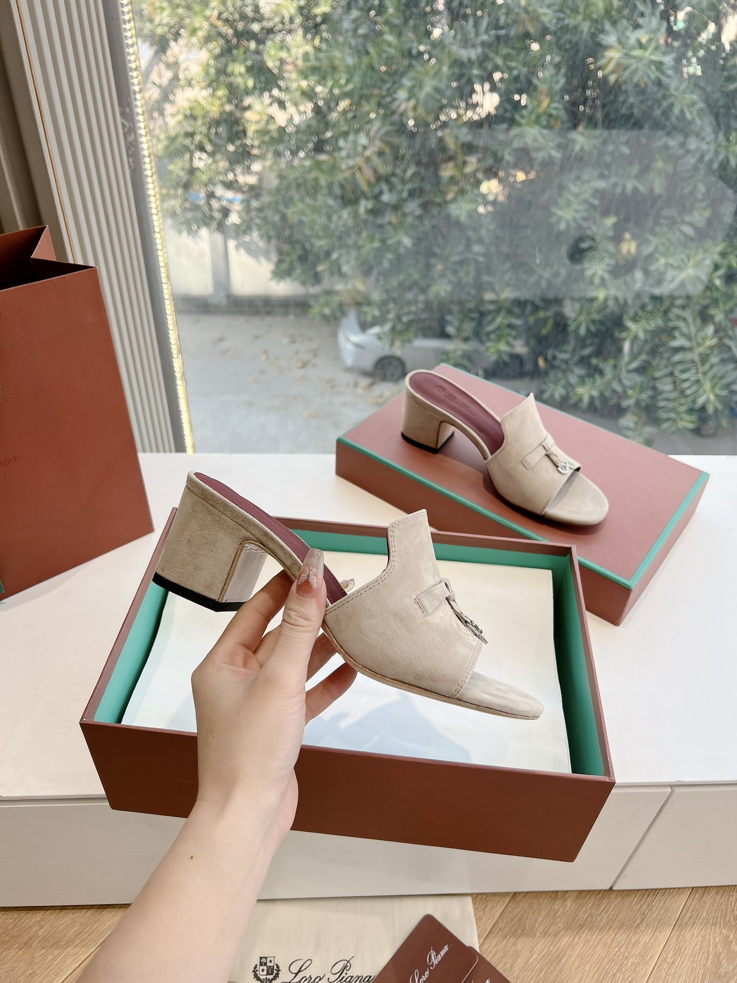 Loro Piana LP 로로피아나 통굽 태슬 플랫 슬리퍼 샌들 신발