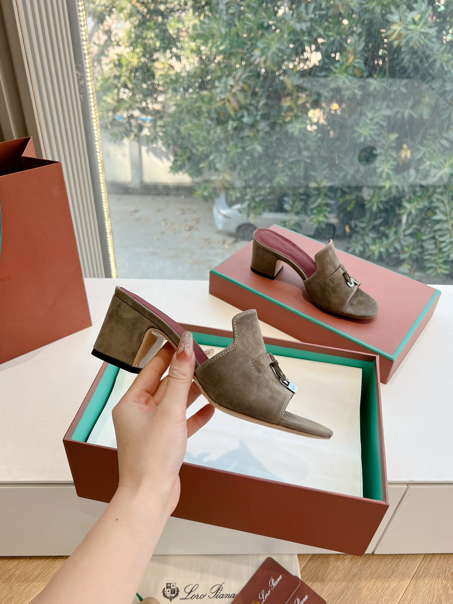 Loro Piana LP 로로피아나 통굽 태슬 플랫 슬리퍼 샌들 신발