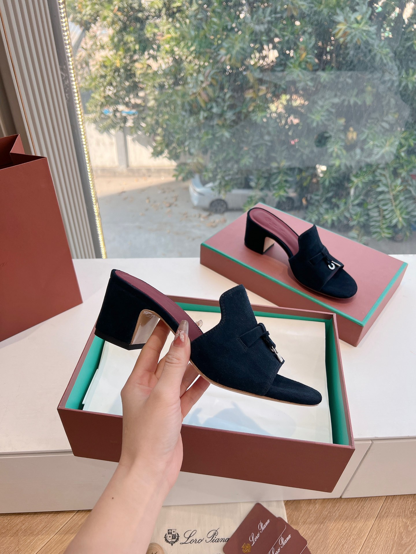 Loro Piana LP 로로피아나 통굽 태슬 플랫 슬리퍼 샌들 신발