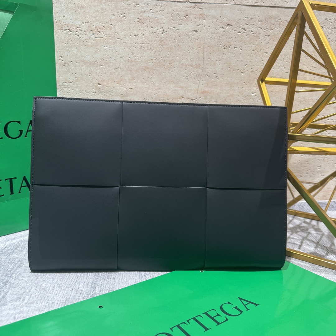Bottega Veneta BV 보테가베네타 그레이 컬러 클러치백 가방
