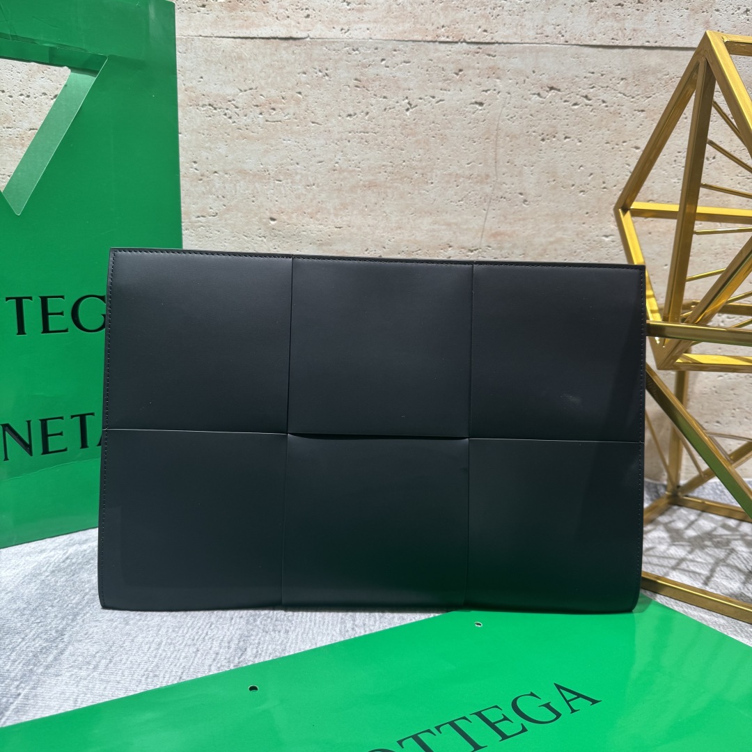 Bottega Veneta BV 보테가베네타 그레이 컬러 클러치백 가방