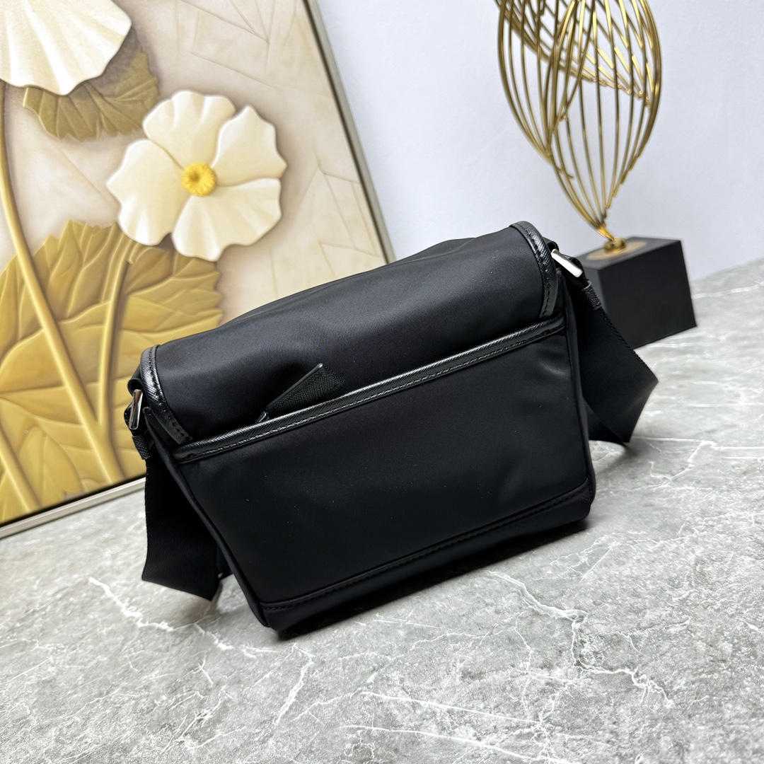 PRADA 프라다 크로스백 메신저백 가방