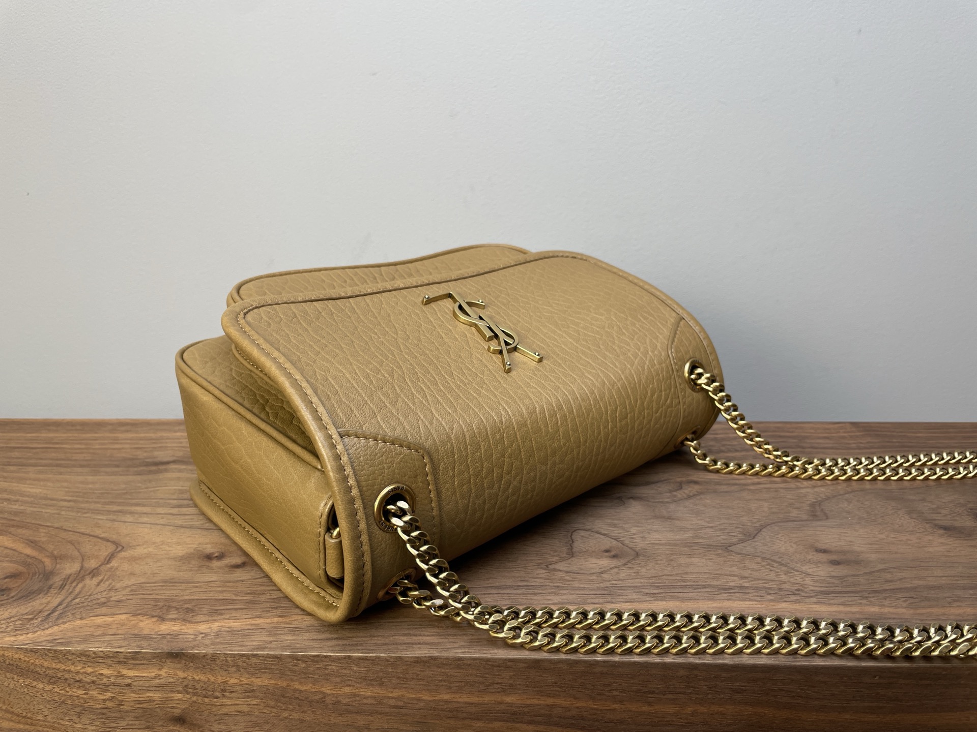 YSL 생로랑 NIKI 21cm 플랩백 숄더백 가방