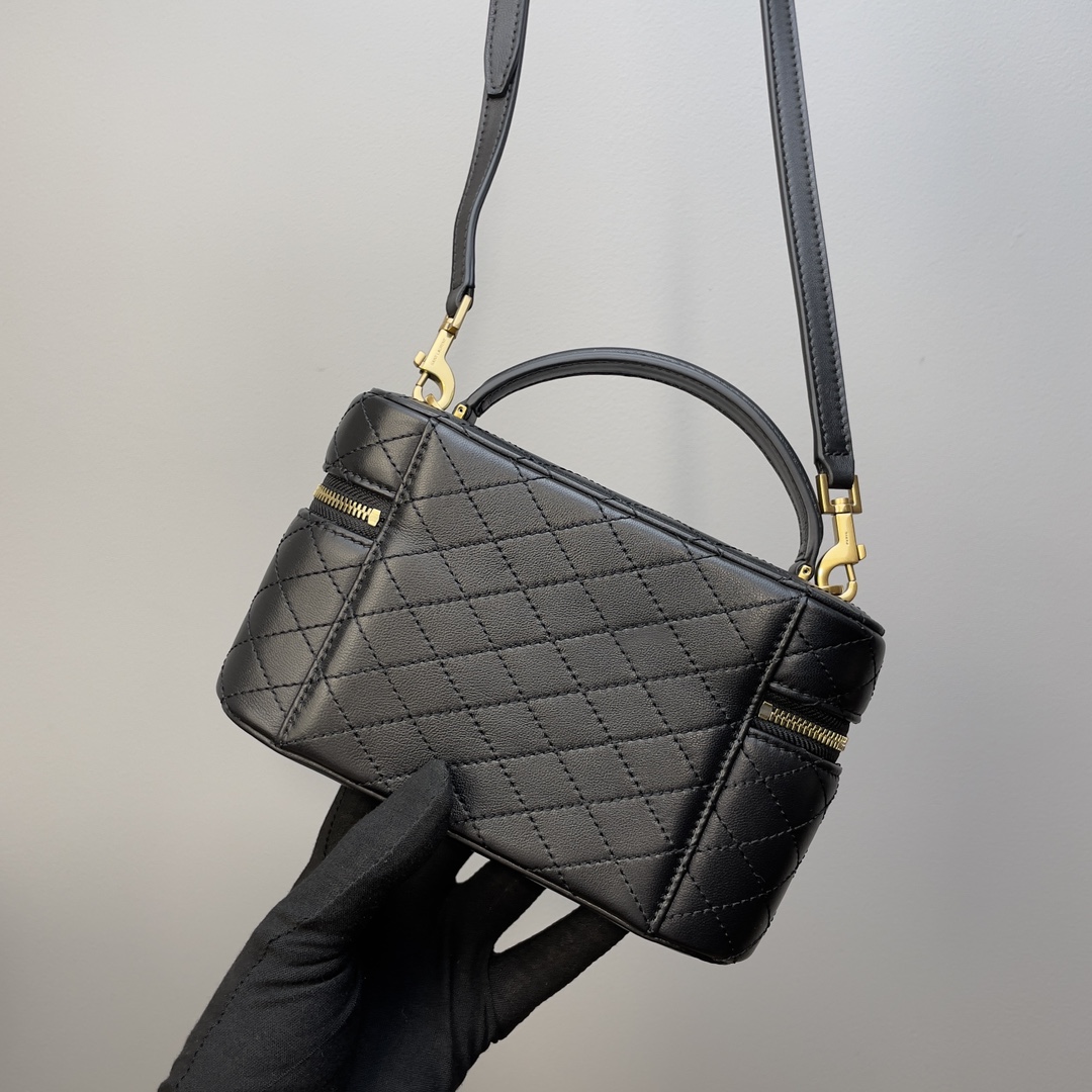 YSL 생로랑 GABY VANITY BAG 미니 양가죽 박스백 가방