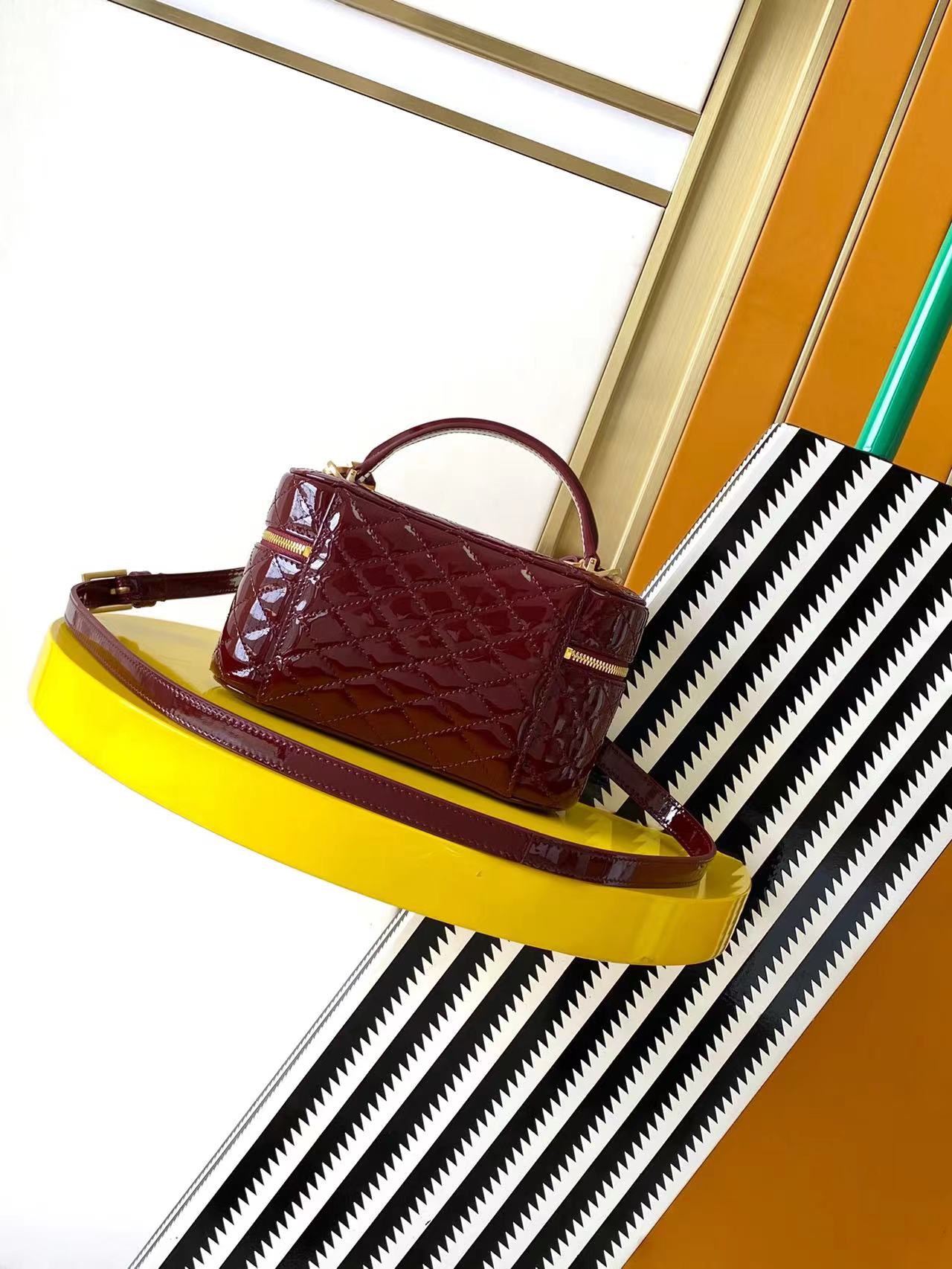 YSL 생로랑 박스백 파우치백 가방