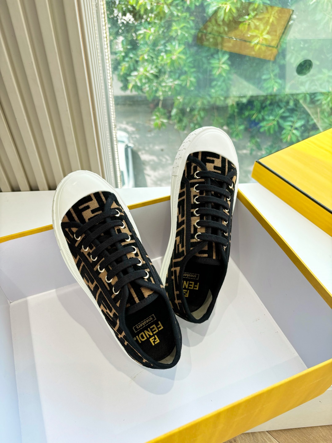 Fendi 펜디 여성 스니커즈 운동화 신발