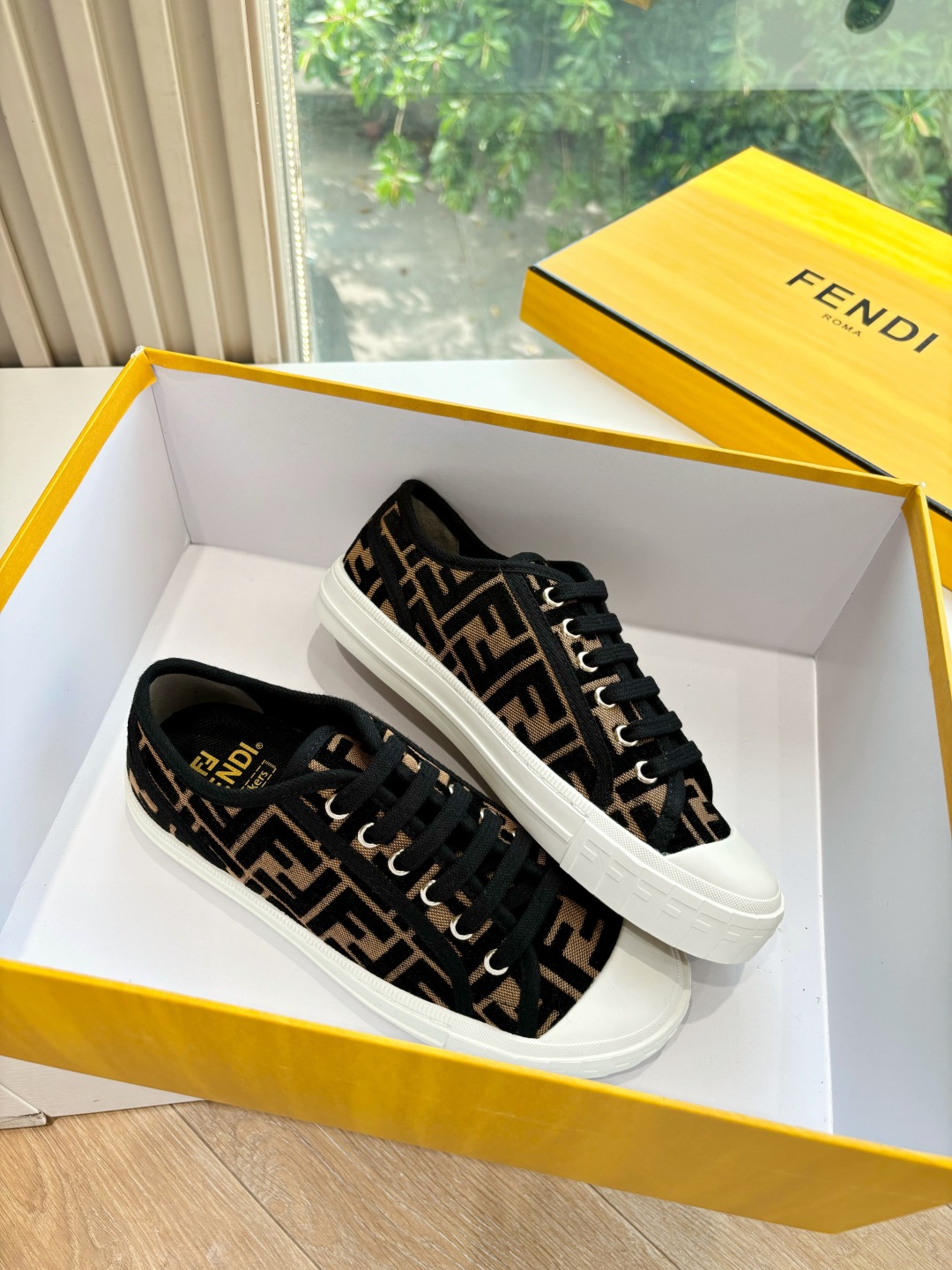 Fendi 펜디 여성 스니커즈 운동화 신발